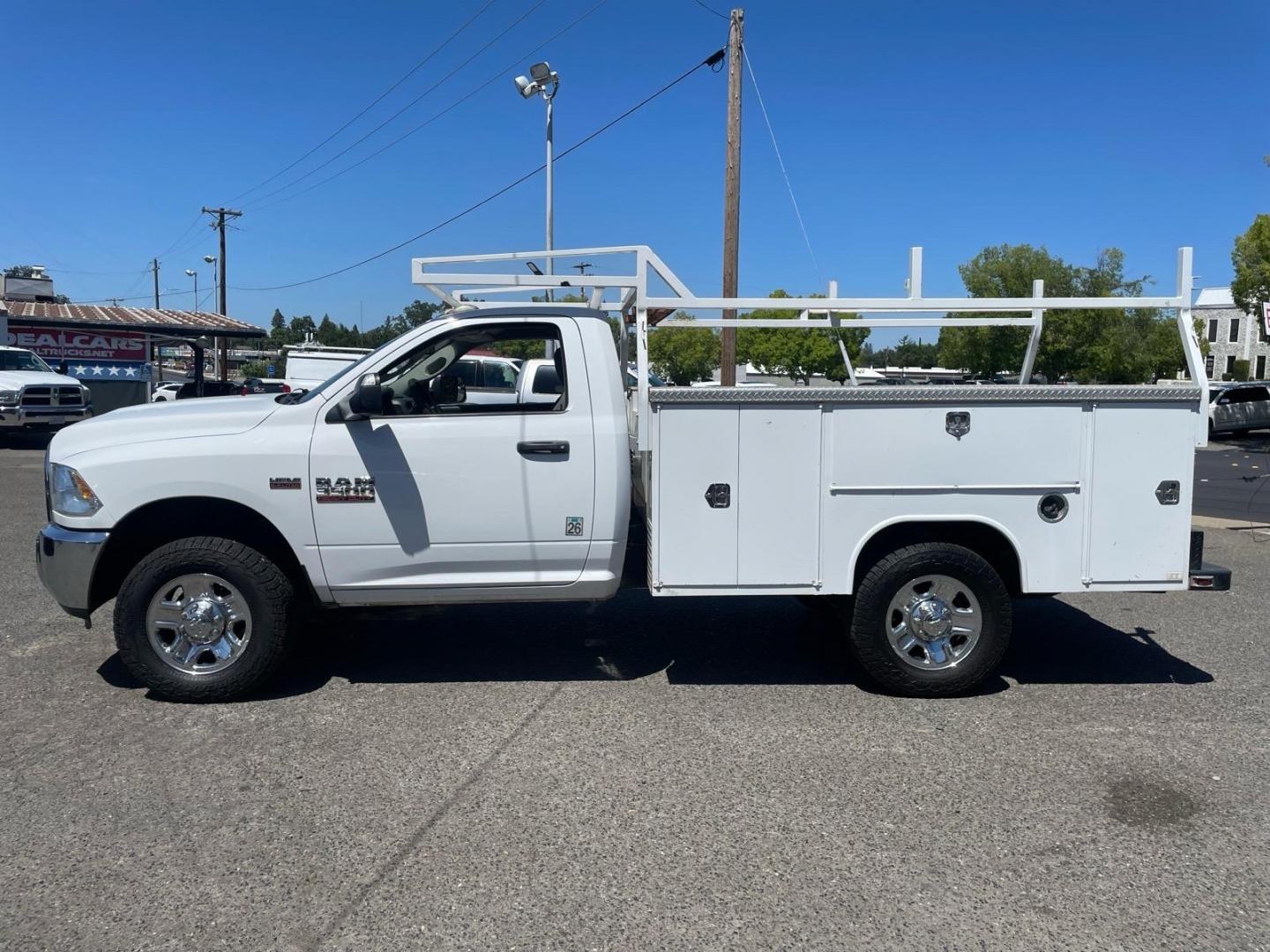 2014 White RAM 3500 Tradesman (3C7WR8AJ2EG) with an HEMI 6.4L V8 370hp 429ft. lbs. Other engine, 6-Speed Shiftable Automatic transmission, located at 800 Riverside Ave, Roseville, CA, 95678, (916) 773-4549, 38.732265, -121.291039 - Photo#4