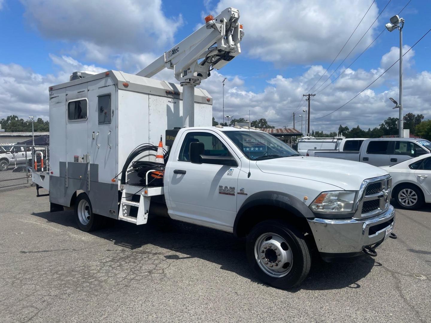 2016 White RAM 5500 Tradesman (3C7WRMBL1GG) with an 6.7L 6 Cylinder Other engine, 6-Speed Automatic transmission, located at 800 Riverside Ave, Roseville, CA, 95678, (916) 773-4549, 38.732265, -121.291039 - DIESEL BUCKET TRUCK BOOM TRUCK UTILITY TRUCK CRANE TRUCK CONTRACTOR TRUCK- Photo#1