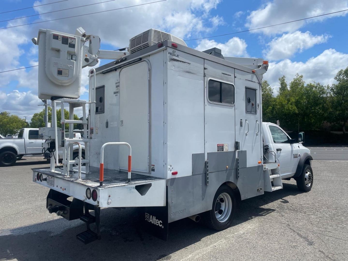 2016 White RAM 5500 Tradesman (3C7WRMBL1GG) with an 6.7L 6 Cylinder Other engine, 6-Speed Automatic transmission, located at 800 Riverside Ave, Roseville, CA, 95678, (916) 773-4549, 38.732265, -121.291039 - DIESEL BUCKET TRUCK BOOM TRUCK UTILITY TRUCK CRANE TRUCK CONTRACTOR TRUCK- Photo#3