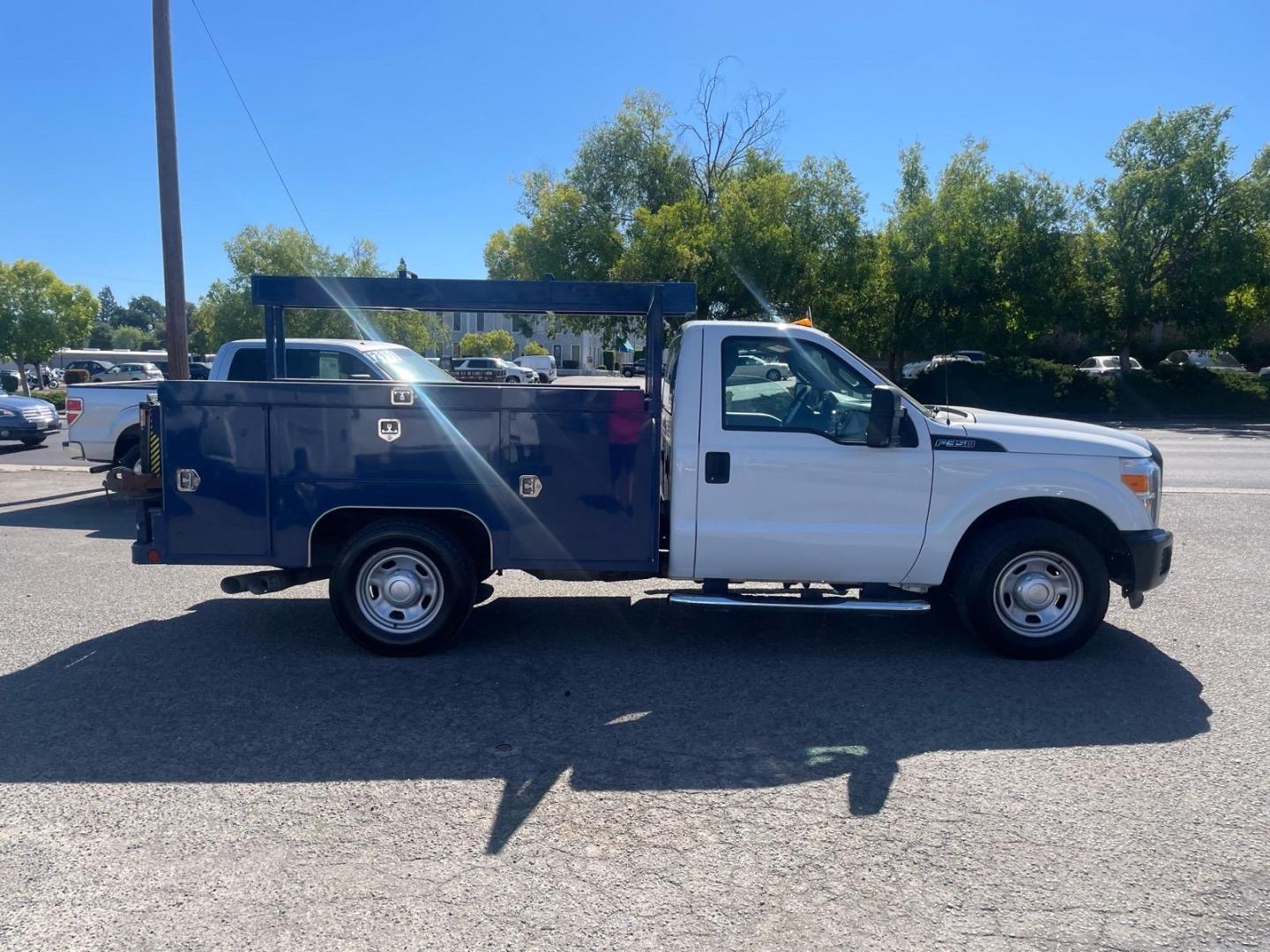 2016 White Ford F-350 Super Duty XL (1FDRF3ET8GE) with an 6.7L Power Stroke 6.7L Biodiesel Turbo V8 300hp 660ft. lbs. Common Rail Direct Injection engine, 6-Speed Shiftable Automatic transmission, located at 800 Riverside Ave, Roseville, CA, 95678, (916) 773-4549, 38.732265, -121.291039 - Photo#5