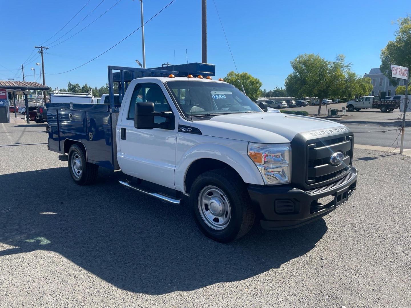2016 White Ford F-350 Super Duty XL (1FDRF3ET8GE) with an 6.7L Power Stroke 6.7L Biodiesel Turbo V8 300hp 660ft. lbs. Common Rail Direct Injection engine, 6-Speed Shiftable Automatic transmission, located at 800 Riverside Ave, Roseville, CA, 95678, (916) 773-4549, 38.732265, -121.291039 - Photo#6