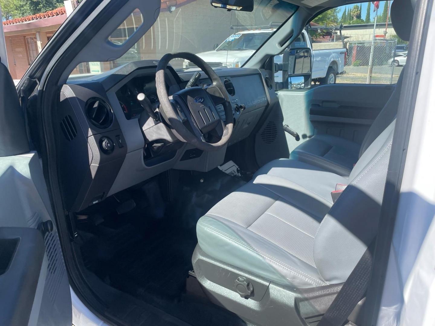 2016 White Ford F-350 Super Duty XL (1FDRF3ET8GE) with an 6.7L Power Stroke 6.7L Biodiesel Turbo V8 300hp 660ft. lbs. Common Rail Direct Injection engine, 6-Speed Shiftable Automatic transmission, located at 800 Riverside Ave, Roseville, CA, 95678, (916) 773-4549, 38.732265, -121.291039 - Photo#8