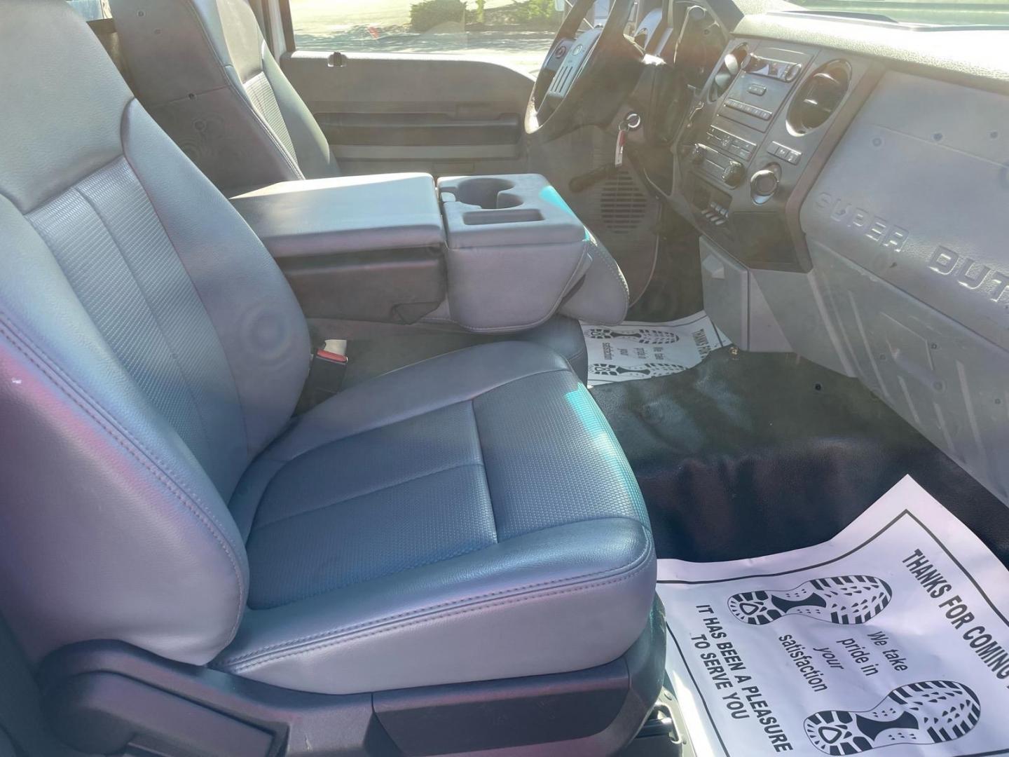 2016 White Ford F-350 Super Duty XL (1FDRF3ET8GE) with an 6.7L Power Stroke 6.7L Biodiesel Turbo V8 300hp 660ft. lbs. Common Rail Direct Injection engine, 6-Speed Shiftable Automatic transmission, located at 800 Riverside Ave, Roseville, CA, 95678, (916) 773-4549, 38.732265, -121.291039 - Photo#9