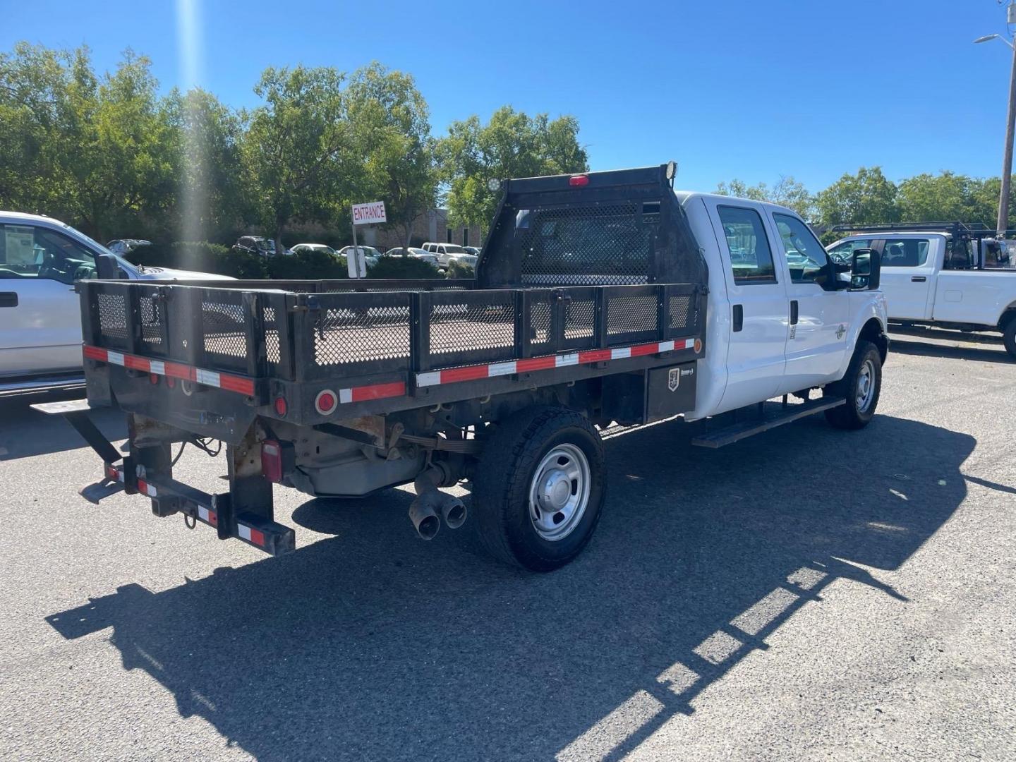 2014 White Ford F-350 Super Duty XL (1FD8W3FTXEE) with an 6.7L Power Stroke 6.7L Biodiesel Turbo V8 300hp 660ft. lbs. Common Rail Direct Injection engine, 6-Speed Shiftable Automatic transmission, located at 800 Riverside Ave, Roseville, CA, 95678, (916) 773-4549, 38.732265, -121.291039- Photo#3