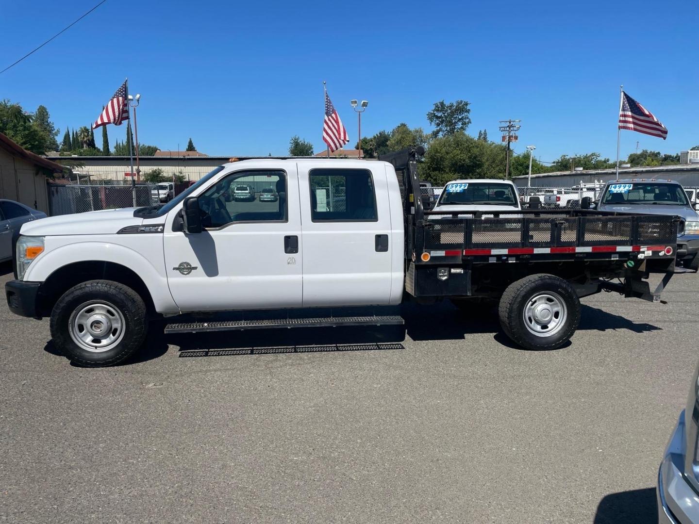2014 White Ford F-350 Super Duty XL (1FD8W3FTXEE) with an 6.7L Power Stroke 6.7L Biodiesel Turbo V8 300hp 660ft. lbs. Common Rail Direct Injection engine, 6-Speed Shiftable Automatic transmission, located at 800 Riverside Ave, Roseville, CA, 95678, (916) 773-4549, 38.732265, -121.291039- Photo#4