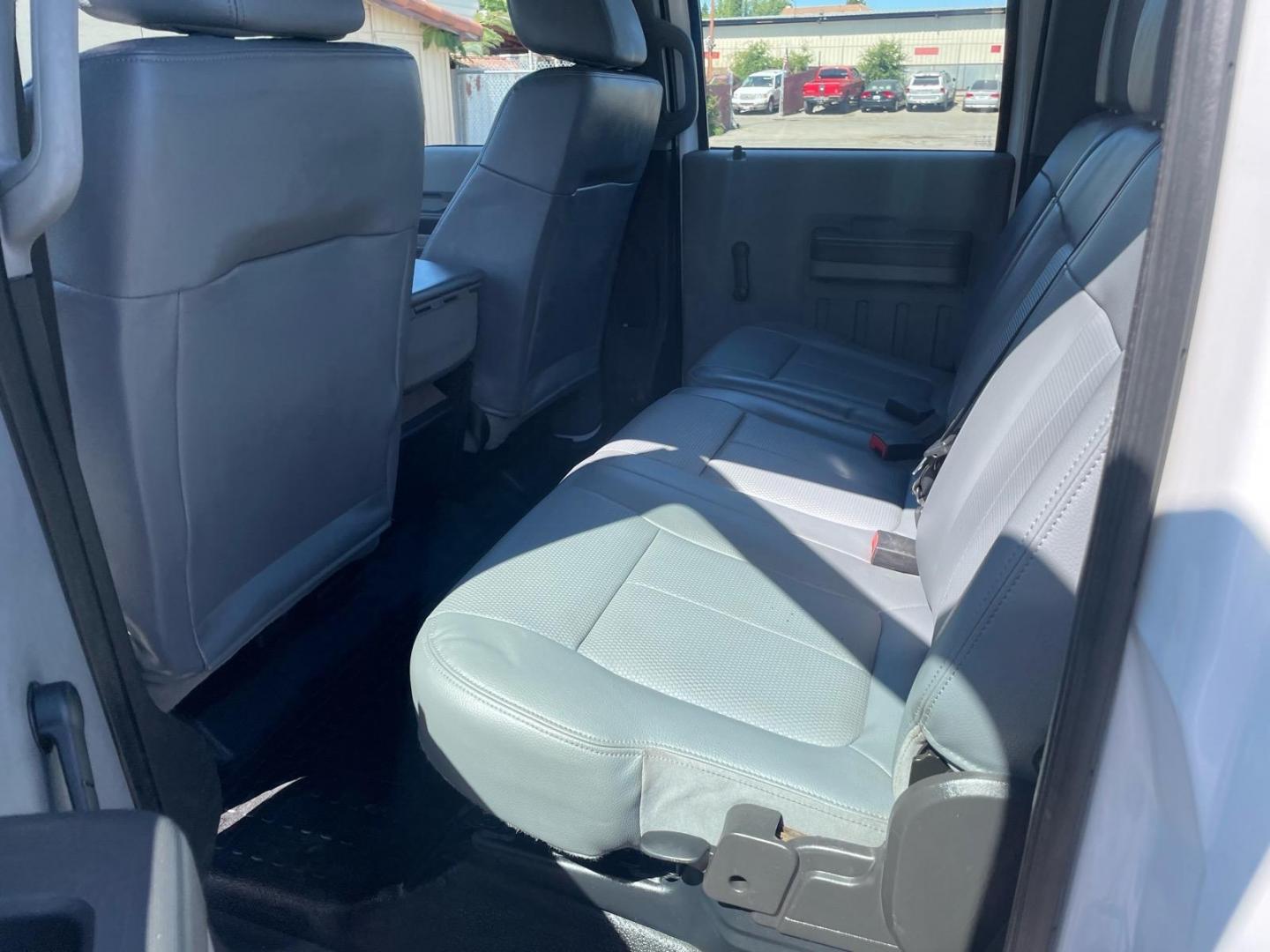 2014 White Ford F-350 Super Duty XL (1FD8W3FTXEE) with an 6.7L Power Stroke 6.7L Biodiesel Turbo V8 300hp 660ft. lbs. Common Rail Direct Injection engine, 6-Speed Shiftable Automatic transmission, located at 800 Riverside Ave, Roseville, CA, 95678, (916) 773-4549, 38.732265, -121.291039- Photo#9
