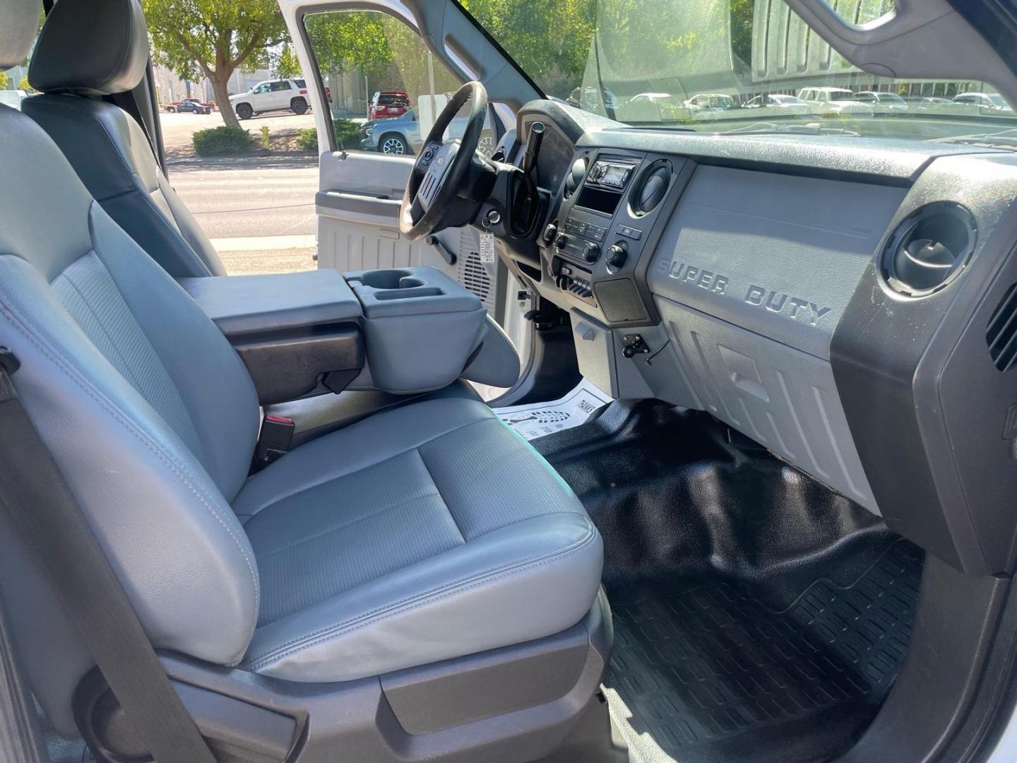2014 White Ford F-350 Super Duty XL (1FD8W3FTXEE) with an 6.7L Power Stroke 6.7L Biodiesel Turbo V8 300hp 660ft. lbs. Common Rail Direct Injection engine, 6-Speed Shiftable Automatic transmission, located at 800 Riverside Ave, Roseville, CA, 95678, (916) 773-4549, 38.732265, -121.291039- Photo#10