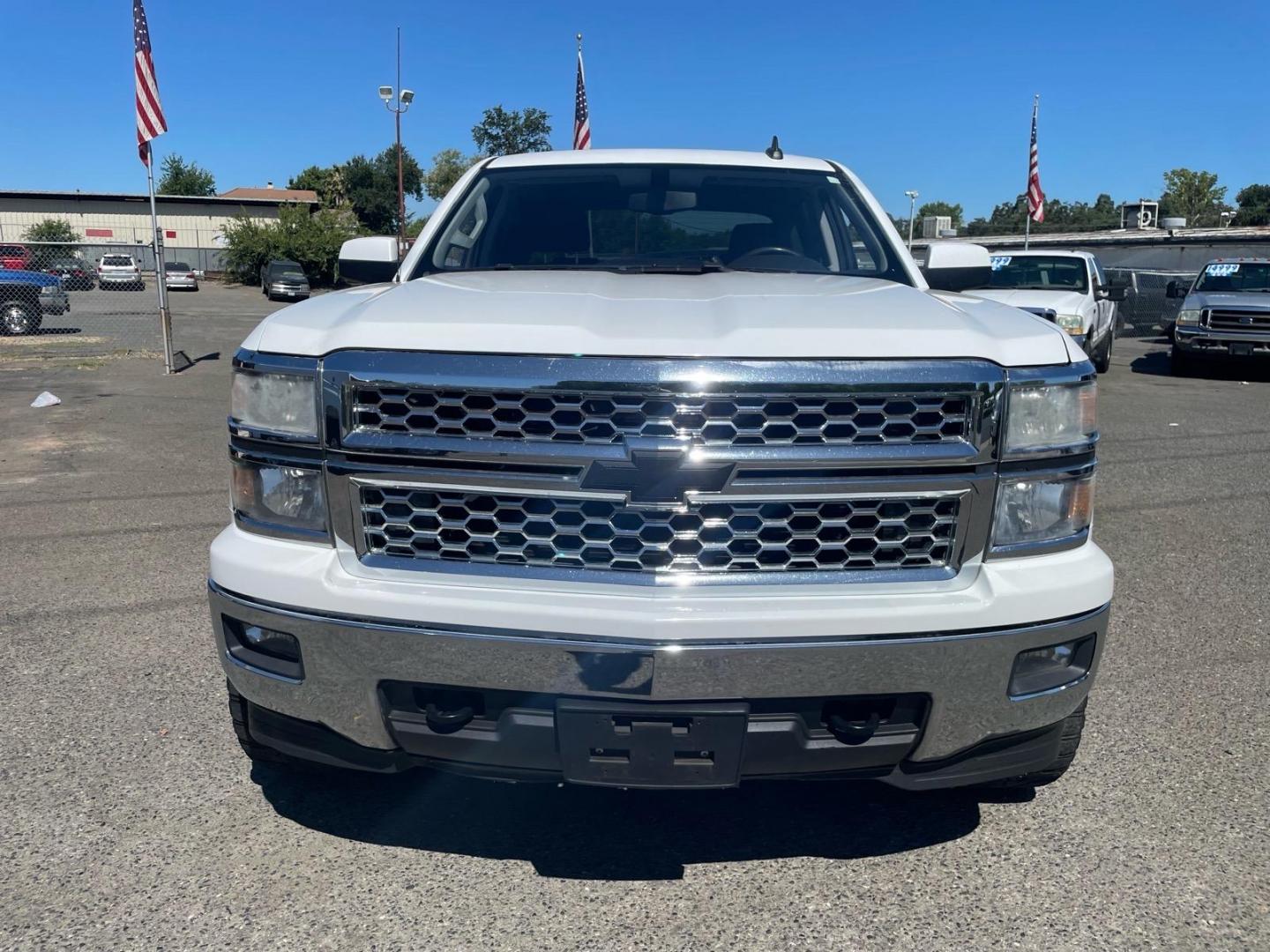 2015 Summit White Chevrolet Silverado 1500 LT (3GCUKREC8FG) with an 5.3L EcoTec3 5.3L V8 355hp 383ft. lbs. Direct Injection engine, 6-Speed Shiftable Automatic w/Overdrive transmission, located at 800 Riverside Ave, Roseville, CA, 95678, (916) 773-4549, 38.732265, -121.291039 - 4X4 CREW CAB LT SERVICE RECORDS ON CLEAN CARFAX- Photo#6