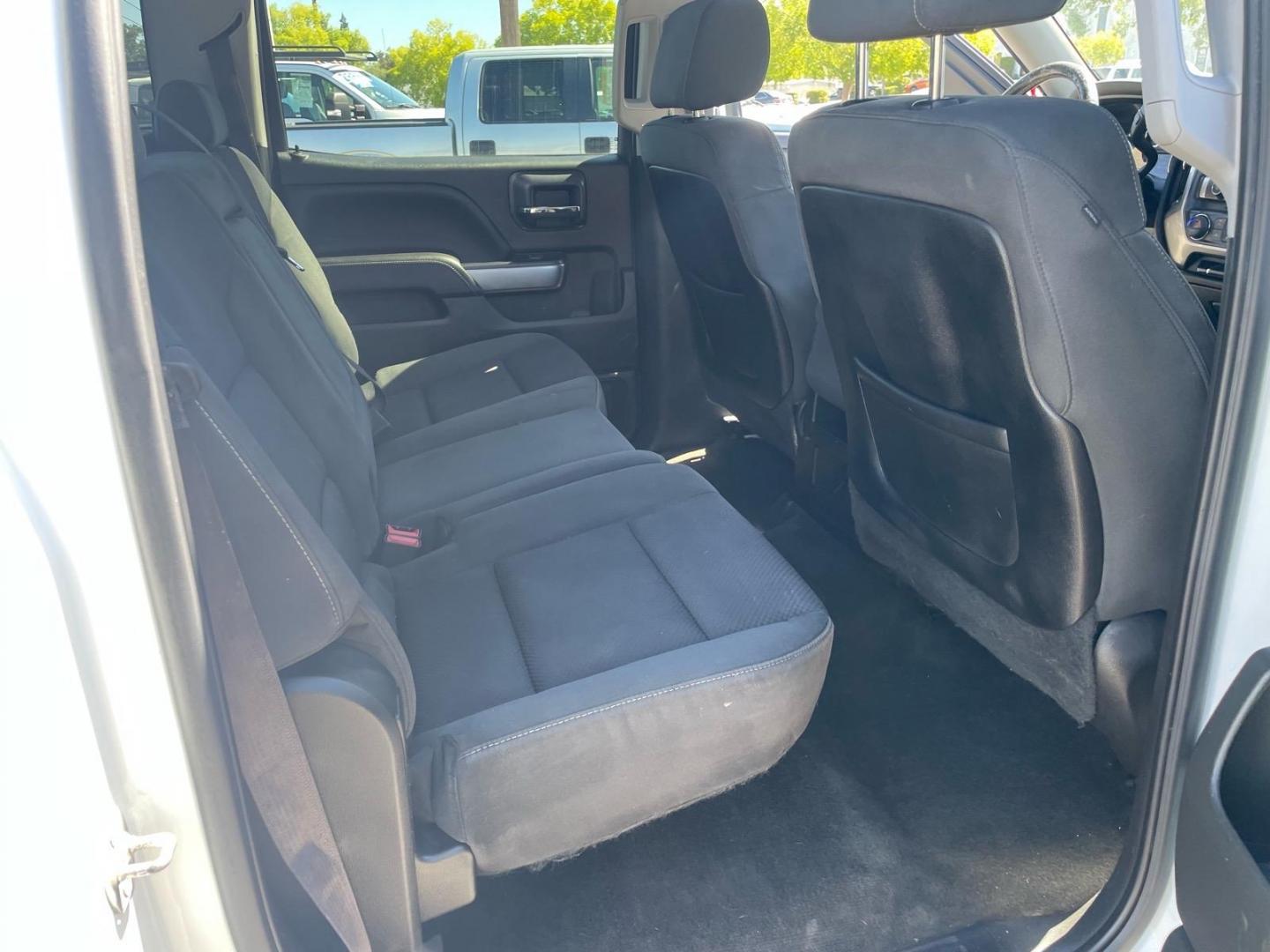 2015 Summit White Chevrolet Silverado 1500 LT (3GCUKREC8FG) with an 5.3L EcoTec3 5.3L V8 355hp 383ft. lbs. Direct Injection engine, 6-Speed Shiftable Automatic w/Overdrive transmission, located at 800 Riverside Ave, Roseville, CA, 95678, (916) 773-4549, 38.732265, -121.291039 - 4X4 CREW CAB LT SERVICE RECORDS ON CLEAN CARFAX- Photo#12