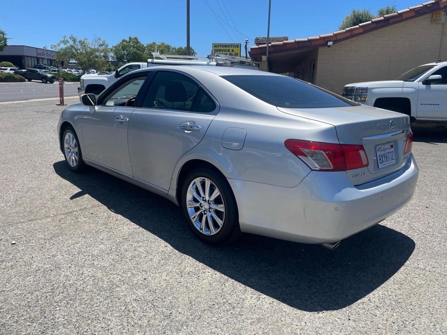 2008 Tungsten Pearl Lexus ES 350 Base (JTHBJ46G682) with an 3.5L 3.5L V6 272hp 254ft. lbs. Other engine, 6-Speed Automatic w/Sequential Shift Mode transmission, located at 800 Riverside Ave, Roseville, CA, 95678, (916) 773-4549, 38.732265, -121.291039- Photo#2