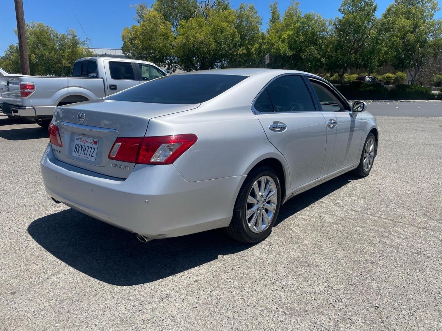 2008 Tungsten Pearl Lexus ES 350 Base (JTHBJ46G682) with an 3.5L 3.5L V6 272hp 254ft. lbs. Other engine, 6-Speed Automatic w/Sequential Shift Mode transmission, located at 800 Riverside Ave, Roseville, CA, 95678, (916) 773-4549, 38.732265, -121.291039- Photo#4