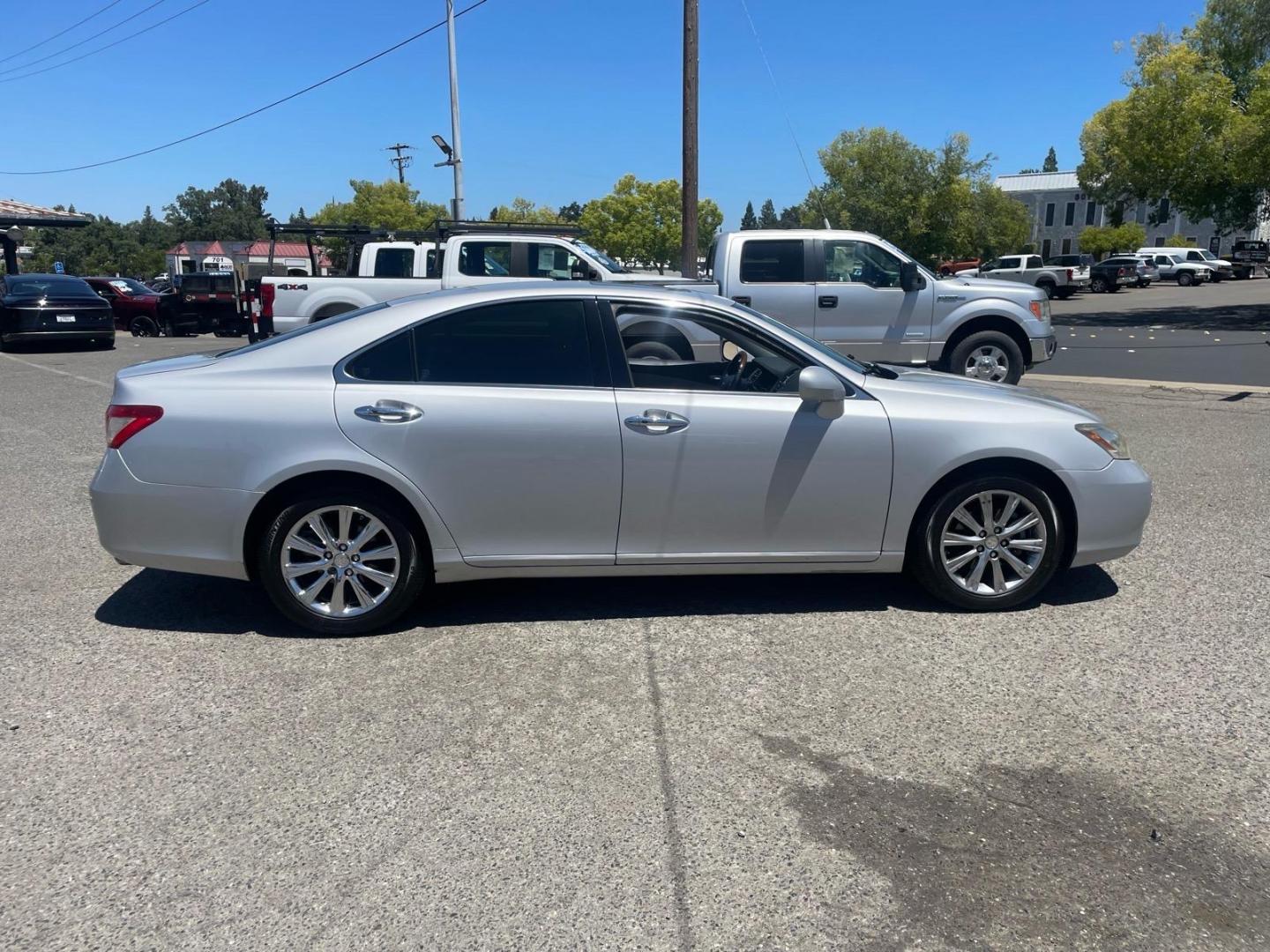 2008 Tungsten Pearl Lexus ES 350 Base (JTHBJ46G682) with an 3.5L 3.5L V6 272hp 254ft. lbs. Other engine, 6-Speed Automatic w/Sequential Shift Mode transmission, located at 800 Riverside Ave, Roseville, CA, 95678, (916) 773-4549, 38.732265, -121.291039- Photo#5