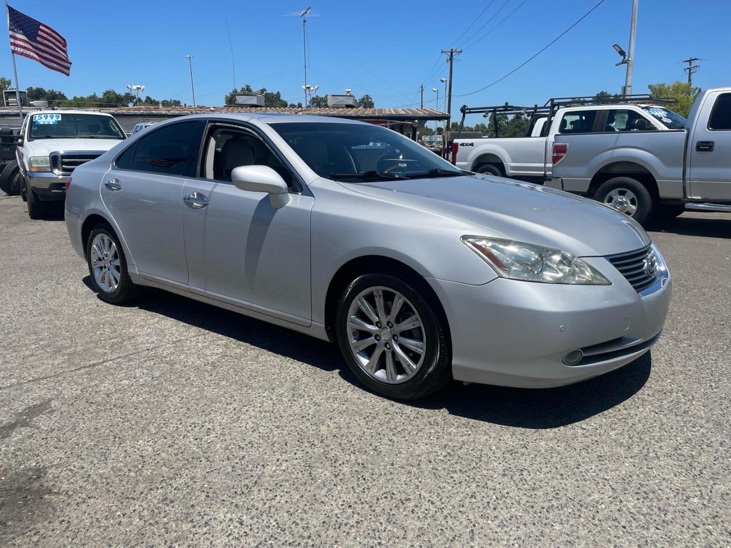 2008 Tungsten Pearl Lexus ES 350 Base (JTHBJ46G682) with an 3.5L 3.5L V6 272hp 254ft. lbs. Other engine, 6-Speed Automatic w/Sequential Shift Mode transmission, located at 800 Riverside Ave, Roseville, CA, 95678, (916) 773-4549, 38.732265, -121.291039- Photo#6