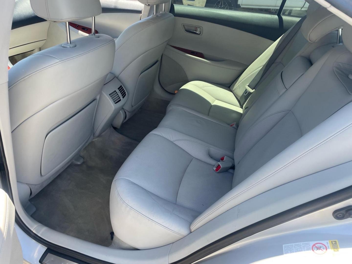 2008 Tungsten Pearl Lexus ES 350 Base (JTHBJ46G682) with an 3.5L 3.5L V6 272hp 254ft. lbs. Other engine, 6-Speed Automatic w/Sequential Shift Mode transmission, located at 800 Riverside Ave, Roseville, CA, 95678, (916) 773-4549, 38.732265, -121.291039- Photo#9