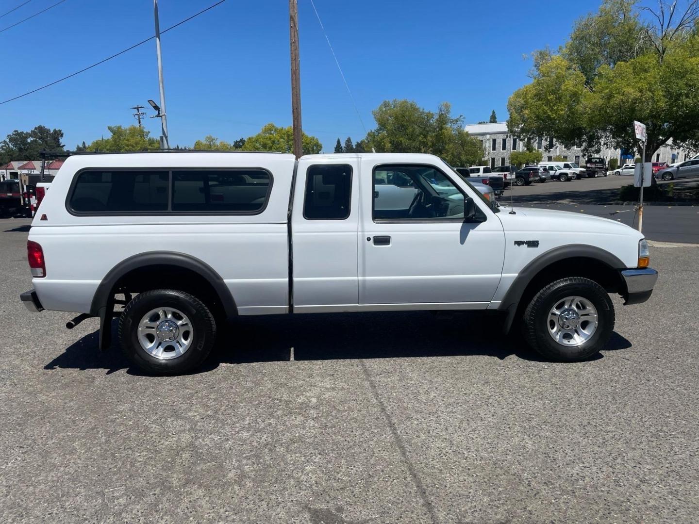 2000 Oxford White Clearcoat Ford Ranger XLT (1FTZR15V0YT) with an 3.0L V6 150hp 190ft. lbs. Other engine, 5-Speed Manual transmission, located at 800 Riverside Ave, Roseville, CA, 95678, (916) 773-4549, 38.732265, -121.291039- Photo#5