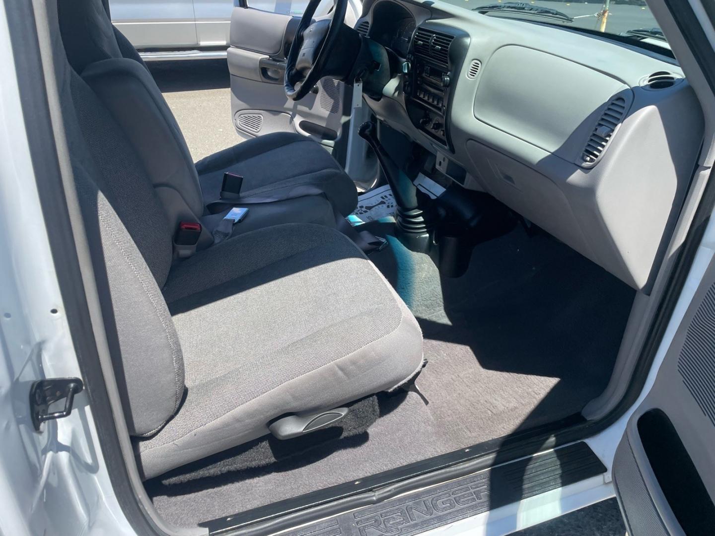 2000 Oxford White Clearcoat Ford Ranger XLT (1FTZR15V0YT) with an 3.0L V6 150hp 190ft. lbs. Other engine, 5-Speed Manual transmission, located at 800 Riverside Ave, Roseville, CA, 95678, (916) 773-4549, 38.732265, -121.291039- Photo#9
