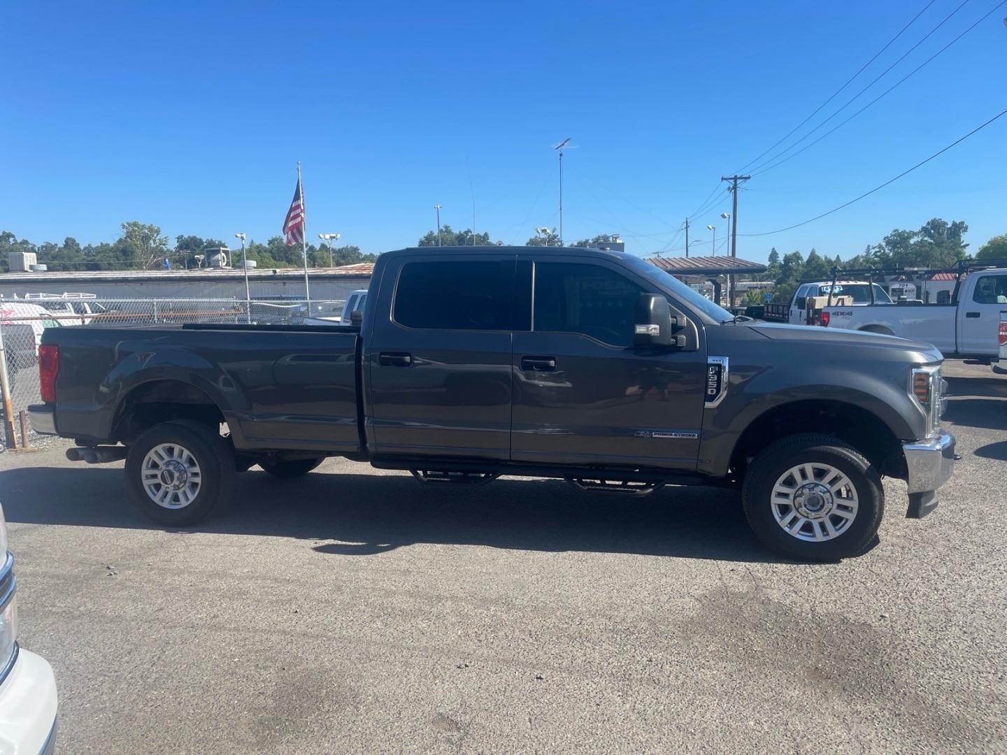 2018 Stone Gray Ford F-350 Super Duty XLT (1FT8W3BT0JE) with an 6.7L Power Stroke 6.7L Biodiesel Turbo V8 450hp 935ft. lbs. Common Rail Direct Injection engine, 6-Speed Shiftable Automatic transmission, located at 800 Riverside Ave, Roseville, CA, 95678, (916) 773-4549, 38.732265, -121.291039- Photo#5