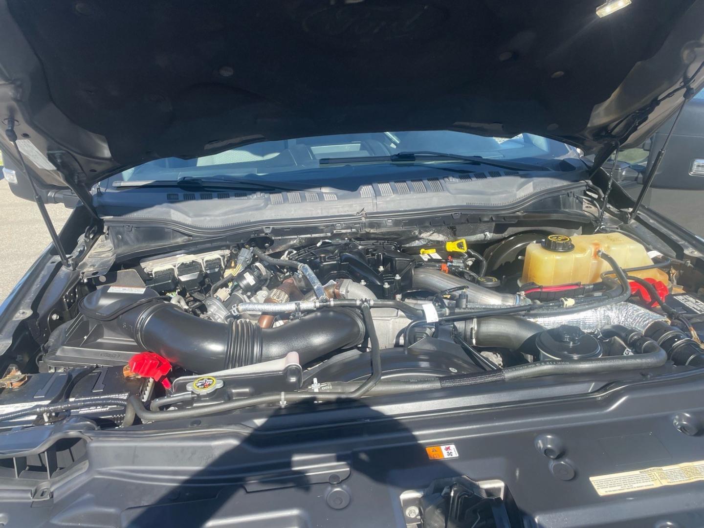 2018 Stone Gray Ford F-350 Super Duty XLT (1FT8W3BT0JE) with an 6.7L Power Stroke 6.7L Biodiesel Turbo V8 450hp 935ft. lbs. Common Rail Direct Injection engine, 6-Speed Shiftable Automatic transmission, located at 800 Riverside Ave, Roseville, CA, 95678, (916) 773-4549, 38.732265, -121.291039- Photo#15