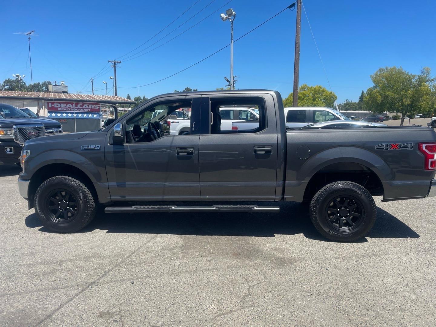 2018 Stone Gray Ford F-150 XLT (1FTEW1EG8JK) with an 3.5L EcoBoost 3.5L Twin Turbo V6 375hp 470ft. lbs. Direct Injection engine, 10-Speed Shiftable Automatic transmission, located at 800 Riverside Ave, Roseville, CA, 95678, (916) 773-4549, 38.732265, -121.291039 - 4X4 SUPERCREW ECOBOOST 3.5 TWIN TURBO XLT SERVICE RECORDS ON CLEAN CARFAX- Photo#4