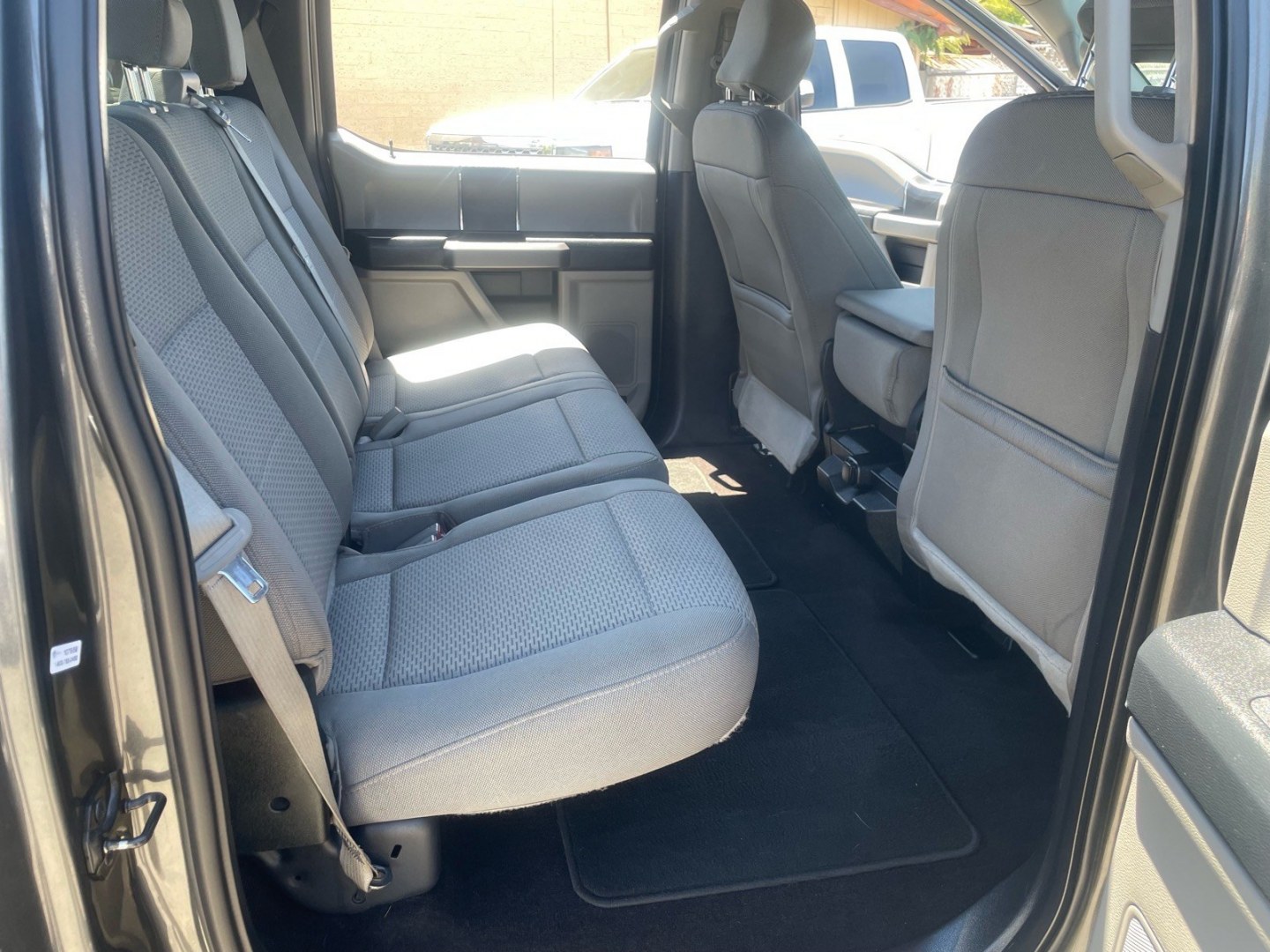 2018 Stone Gray Ford F-150 XLT (1FTEW1EG8JK) with an 3.5L EcoBoost 3.5L Twin Turbo V6 375hp 470ft. lbs. Direct Injection engine, 10-Speed Shiftable Automatic transmission, located at 800 Riverside Ave, Roseville, CA, 95678, (916) 773-4549, 38.732265, -121.291039 - 4X4 SUPERCREW ECOBOOST 3.5 TWIN TURBO XLT SERVICE RECORDS ON CLEAN CARFAX- Photo#13