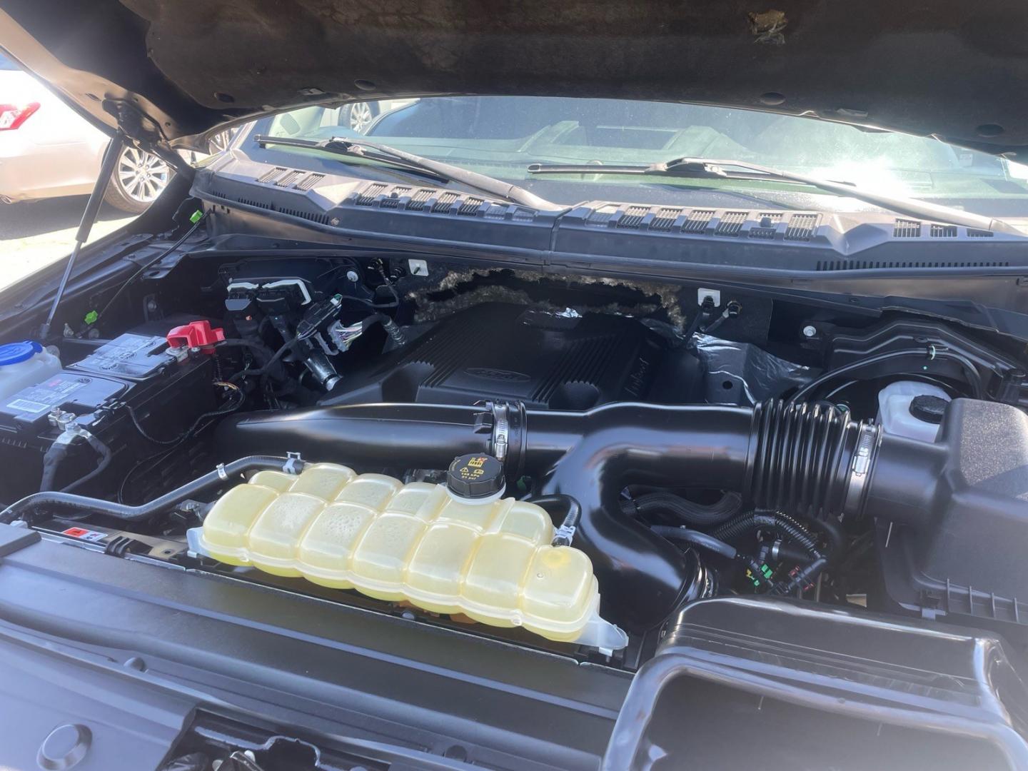 2018 Stone Gray Ford F-150 XLT (1FTEW1EG8JK) with an 3.5L EcoBoost 3.5L Twin Turbo V6 375hp 470ft. lbs. Direct Injection engine, 10-Speed Shiftable Automatic transmission, located at 800 Riverside Ave, Roseville, CA, 95678, (916) 773-4549, 38.732265, -121.291039 - 4X4 SUPERCREW ECOBOOST 3.5 TWIN TURBO XLT SERVICE RECORDS ON CLEAN CARFAX- Photo#14