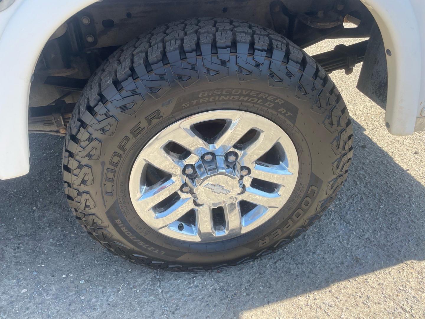 2015 Summit White Chevrolet Silverado 3500HD LT (1GB4KZE82FF) with an 6.6L Duramax 6.6L Diesel Turbo V8 397hp 765ft. lbs. Common Rail Direct Injection engine, Allison 1000 6-Speed Shiftable Automatic transmission, located at 800 Riverside Ave, Roseville, CA, 95678, (916) 773-4549, 38.732265, -121.291039 - DURAMAX DIESEL CREW CAB 4X4 LT UTILITY BED ALLISON TRANSMISSION ARB BUMPER WARN WINCH- Photo#16