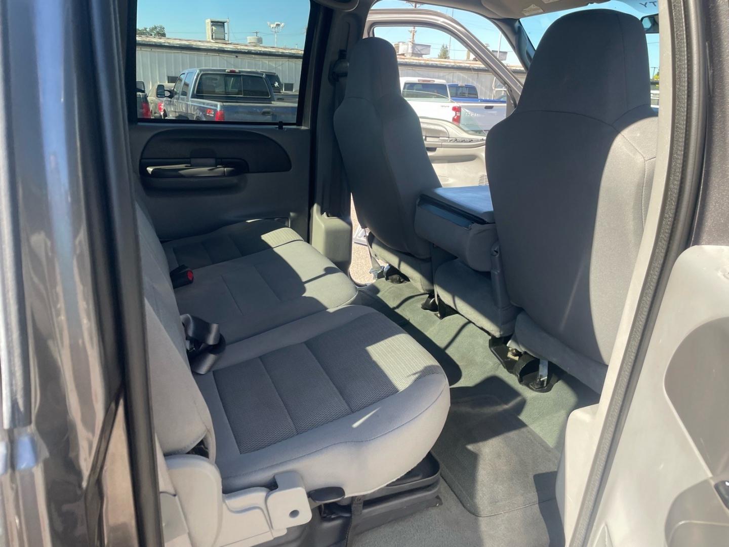 2004 Dark Shadow Grey Clearcoat Metallic Ford F-250 Super Duty XLT (1FTNW21L84E) with an Triton 5.4L V8 260hp 350ft. lbs. Other engine, 4-Speed Automatic transmission, located at 800 Riverside Ave, Roseville, CA, 95678, (916) 773-4549, 38.732265, -121.291039 - 4X4 CREW CAB- Photo#12