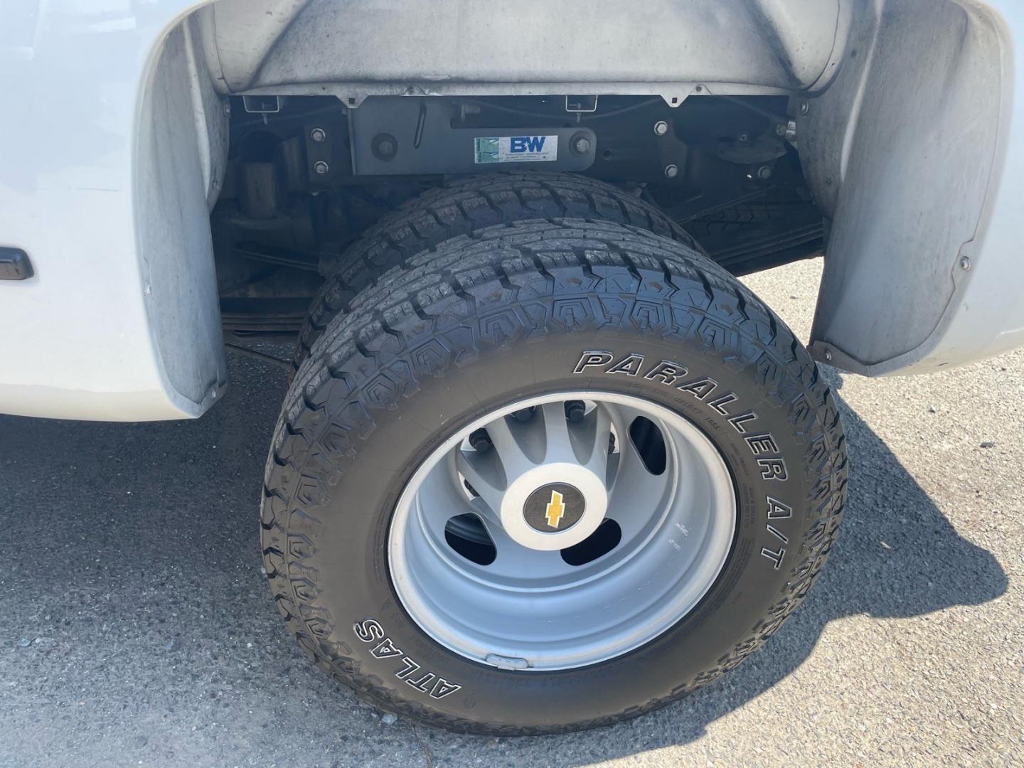 2019 Summit White Chevrolet Silverado 3500HD Work Truck (1GC4KVCY0KF) with an 6.6L Duramax 6.6L Biodiesel Turbo V8 445hp 910ft. lbs. Common Rail Direct Injection engine, Allison 1000 6-Speed Shiftable Automatic transmission, located at 800 Riverside Ave, Roseville, CA, 95678, (916) 773-4549, 38.732265, -121.291039 - DURAMAX DIESEL CREW CAB DUALLY 4X4 DIESEL ALLISON TRANSMISSION SERVICE RECORDS ON CLEAN CARFAX- Photo#7