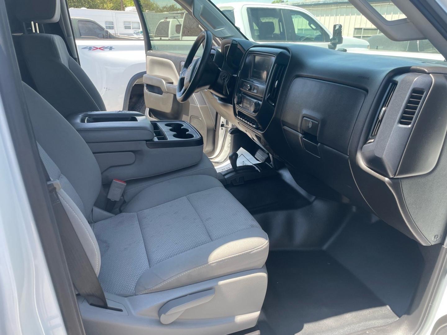 2019 Summit White Chevrolet Silverado 3500HD Work Truck (1GC4KVCY0KF) with an 6.6L Duramax 6.6L Biodiesel Turbo V8 445hp 910ft. lbs. Common Rail Direct Injection engine, Allison 1000 6-Speed Shiftable Automatic transmission, located at 800 Riverside Ave, Roseville, CA, 95678, (916) 773-4549, 38.732265, -121.291039 - DURAMAX DIESEL CREW CAB DUALLY 4X4 DIESEL ALLISON TRANSMISSION SERVICE RECORDS ON CLEAN CARFAX- Photo#12