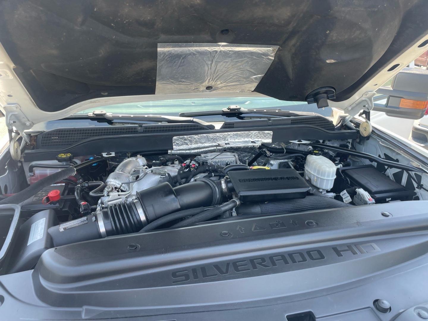 2019 Summit White Chevrolet Silverado 3500HD Work Truck (1GC4KVCY0KF) with an 6.6L Duramax 6.6L Biodiesel Turbo V8 445hp 910ft. lbs. Common Rail Direct Injection engine, Allison 1000 6-Speed Shiftable Automatic transmission, located at 800 Riverside Ave, Roseville, CA, 95678, (916) 773-4549, 38.732265, -121.291039 - DURAMAX DIESEL CREW CAB DUALLY 4X4 DIESEL ALLISON TRANSMISSION SERVICE RECORDS ON CLEAN CARFAX- Photo#14