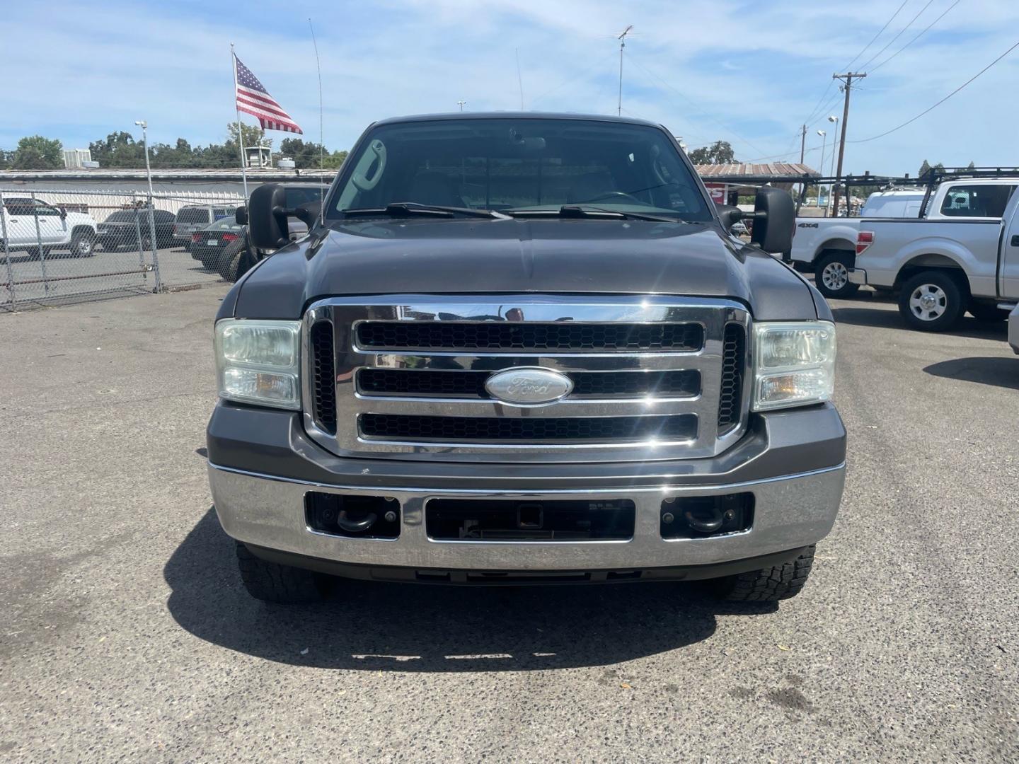 2005 Dark Shadow Grey Clearcoat Metallic Ford F-250 Super Duty Lariat (1FTSW21P45E) with an 6.0L Power Stroke 6.0L Diesel Turbo V8 325hp 560ft. lbs. Direct Injection engine, 5-Speed Automatic transmission, located at 800 Riverside Ave, Roseville, CA, 95678, (916) 773-4549, 38.732265, -121.291039 - DIESEL CREW CAB 4X4 FX4 LARIAT HEADSTUDS SERVICE RECORDS- Photo#6