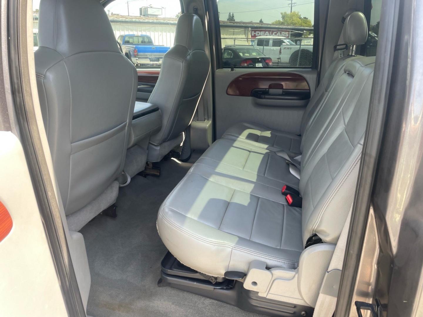 2005 Dark Shadow Grey Clearcoat Metallic Ford F-250 Super Duty Lariat (1FTSW21P45E) with an 6.0L Power Stroke 6.0L Diesel Turbo V8 325hp 560ft. lbs. Direct Injection engine, 5-Speed Automatic transmission, located at 800 Riverside Ave, Roseville, CA, 95678, (916) 773-4549, 38.732265, -121.291039 - DIESEL CREW CAB 4X4 FX4 LARIAT HEADSTUDS SERVICE RECORDS- Photo#10