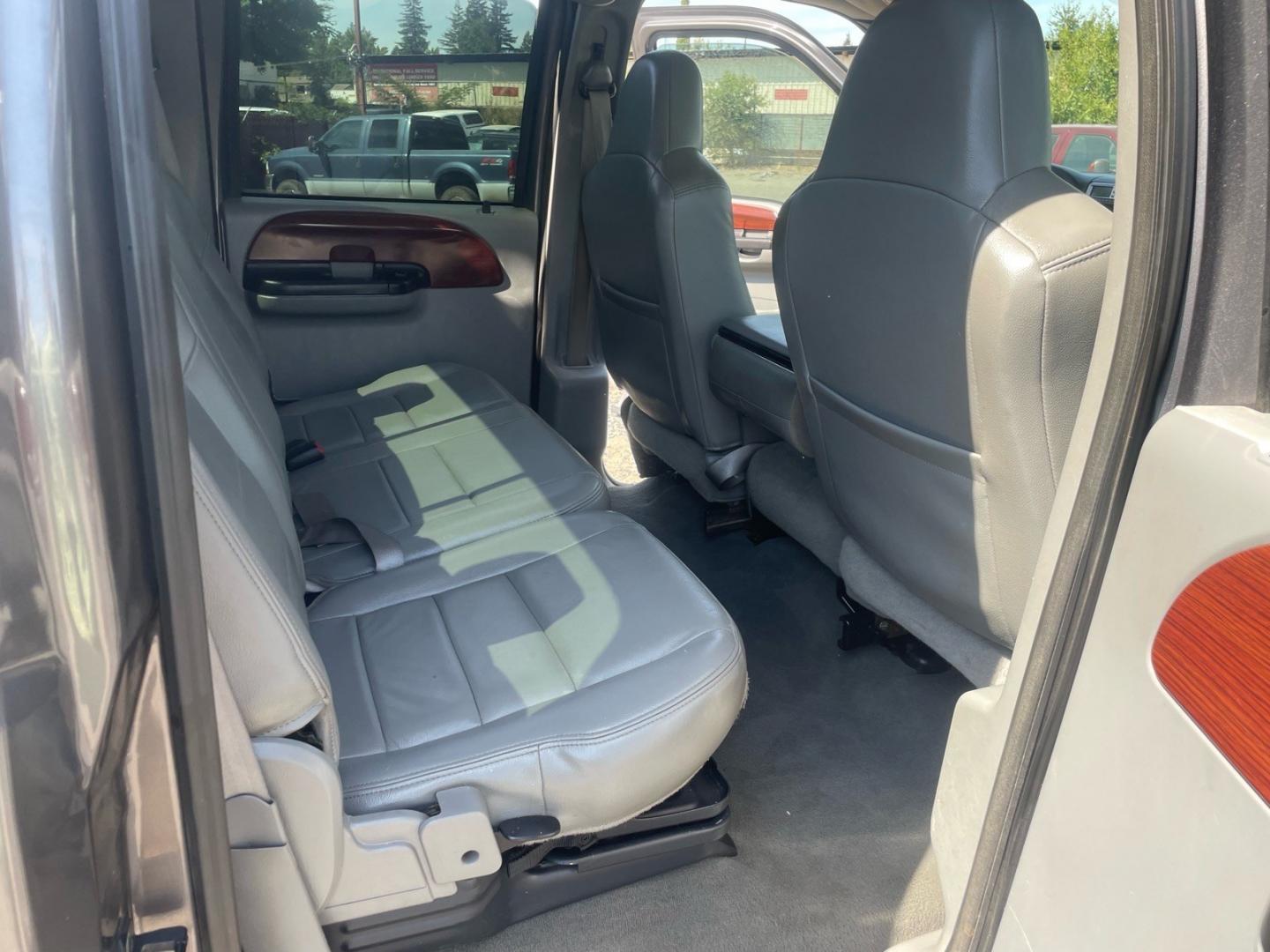 2005 Dark Shadow Grey Clearcoat Metallic Ford F-250 Super Duty Lariat (1FTSW21P45E) with an 6.0L Power Stroke 6.0L Diesel Turbo V8 325hp 560ft. lbs. Direct Injection engine, 5-Speed Automatic transmission, located at 800 Riverside Ave, Roseville, CA, 95678, (916) 773-4549, 38.732265, -121.291039 - DIESEL CREW CAB 4X4 FX4 LARIAT HEADSTUDS SERVICE RECORDS- Photo#12