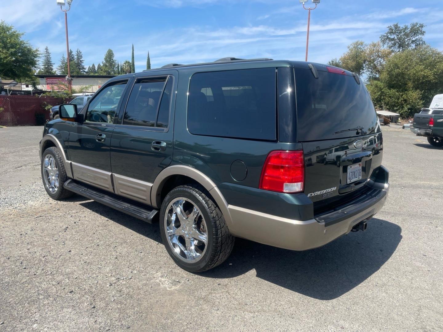 2003 Aspen Green Clearcoat Metallic Ford Expedition Eddie Bauer (1FMFU18L73L) with an Triton 5.4L V8 260hp 350ft. lbs. Other engine, Automatic transmission, located at 800 Riverside Ave, Roseville, CA, 95678, (916) 773-4549, 38.732265, -121.291039 - 4X4 EDDIE BAUER LOW MILES ONE OWNER 3RD ROW SEAT MOONROOF DVD CLEAN CARFAX- Photo#2