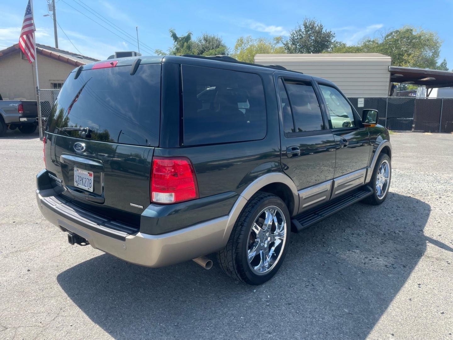 2003 Aspen Green Clearcoat Metallic Ford Expedition Eddie Bauer (1FMFU18L73L) with an Triton 5.4L V8 260hp 350ft. lbs. Other engine, Automatic transmission, located at 800 Riverside Ave, Roseville, CA, 95678, (916) 773-4549, 38.732265, -121.291039 - 4X4 EDDIE BAUER LOW MILES ONE OWNER 3RD ROW SEAT MOONROOF DVD CLEAN CARFAX- Photo#3