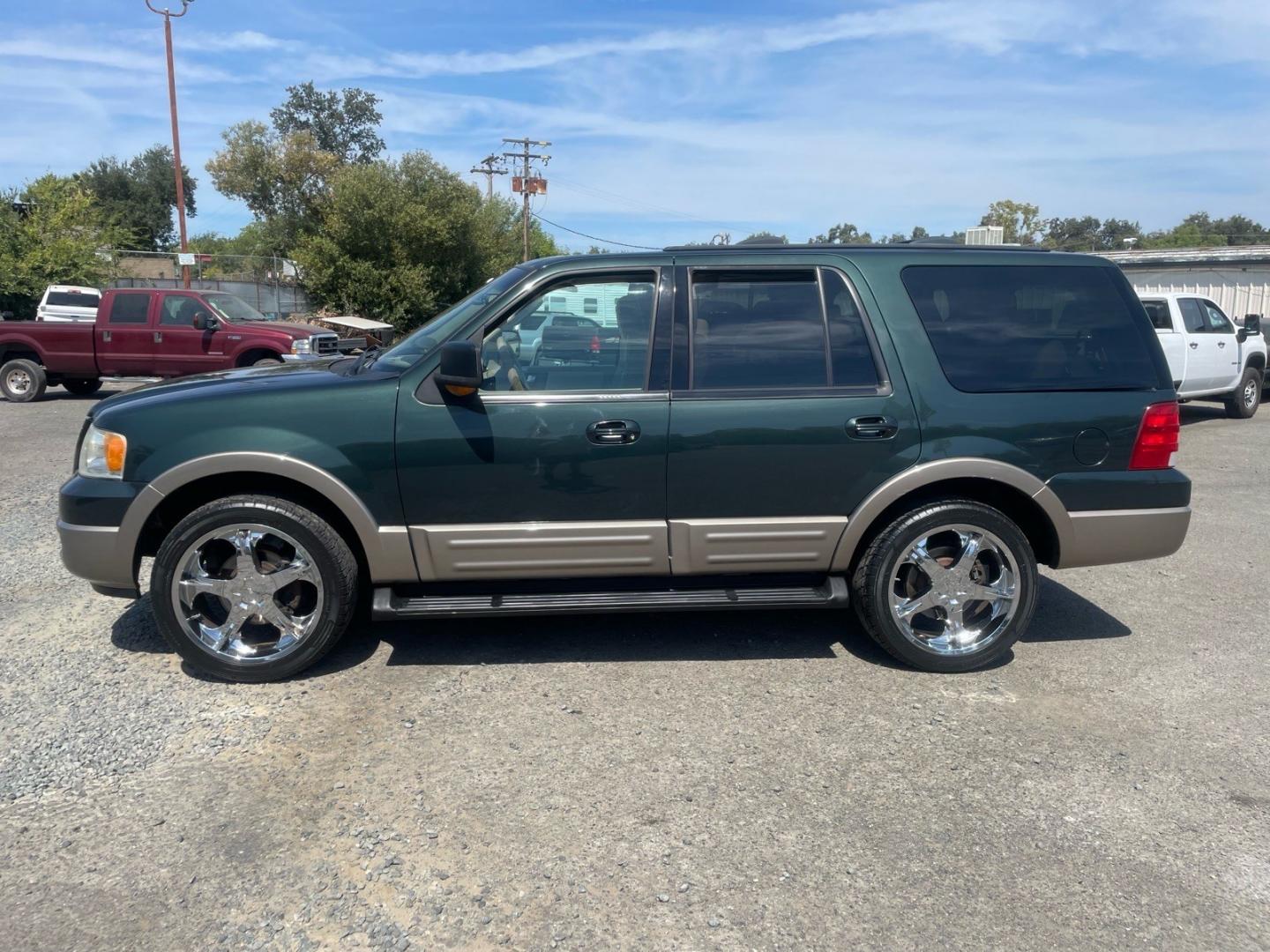 2003 Aspen Green Clearcoat Metallic Ford Expedition Eddie Bauer (1FMFU18L73L) with an Triton 5.4L V8 260hp 350ft. lbs. Other engine, Automatic transmission, located at 800 Riverside Ave, Roseville, CA, 95678, (916) 773-4549, 38.732265, -121.291039 - 4X4 EDDIE BAUER LOW MILES ONE OWNER 3RD ROW SEAT MOONROOF DVD CLEAN CARFAX- Photo#4