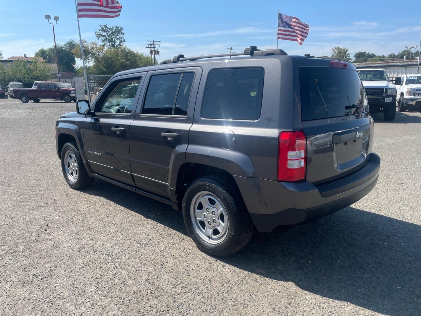 2015 Billet Silver Metallic Clear Coat Jeep Patriot Sport (1C4NJPBB5FD) with an 2.4L 2.4L I4 172hp 165ft. lbs. Sequential Multiport Fuel Injection engine, 5-Speed Manual transmission, located at 800 Riverside Ave, Roseville, CA, 95678, (916) 773-4549, 38.732265, -121.291039- Photo#2