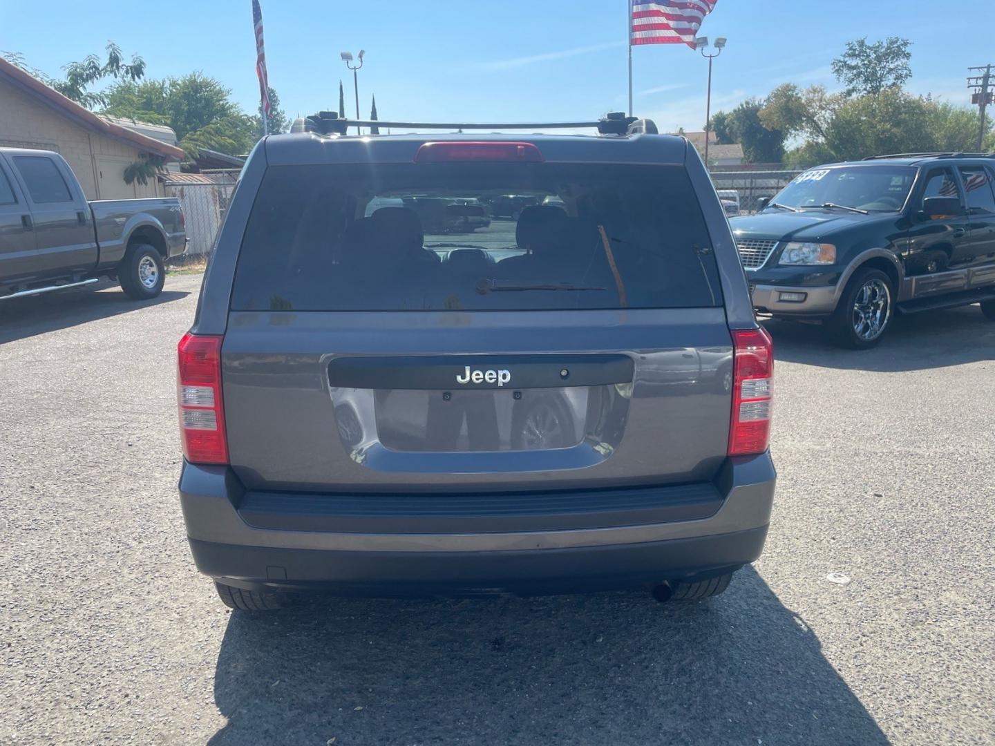 2015 Billet Silver Metallic Clear Coat Jeep Patriot Sport (1C4NJPBB5FD) with an 2.4L 2.4L I4 172hp 165ft. lbs. Sequential Multiport Fuel Injection engine, 5-Speed Manual transmission, located at 800 Riverside Ave, Roseville, CA, 95678, (916) 773-4549, 38.732265, -121.291039- Photo#3