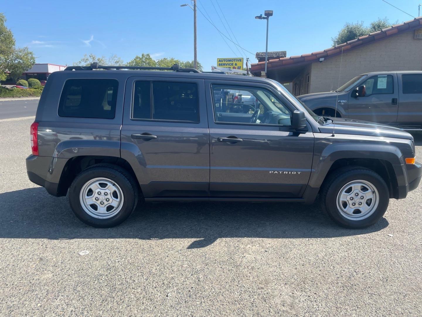 2015 Billet Silver Metallic Clear Coat Jeep Patriot Sport (1C4NJPBB5FD) with an 2.4L 2.4L I4 172hp 165ft. lbs. Sequential Multiport Fuel Injection engine, 5-Speed Manual transmission, located at 800 Riverside Ave, Roseville, CA, 95678, (916) 773-4549, 38.732265, -121.291039- Photo#5