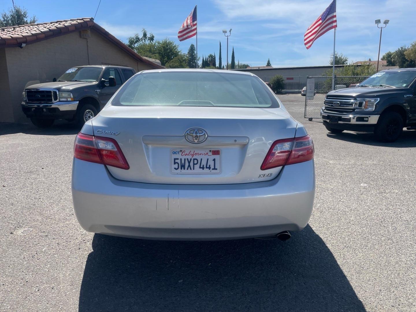 2007 Titanium Metallic Toyota Camry XLE (4T1BE46K27U) with an 2.4L 2.4L I4 158hp 161ft. lbs. Other engine, 5-Speed Automatic transmission, located at 800 Riverside Ave, Roseville, CA, 95678, (916) 773-4549, 38.732265, -121.291039- Photo#3