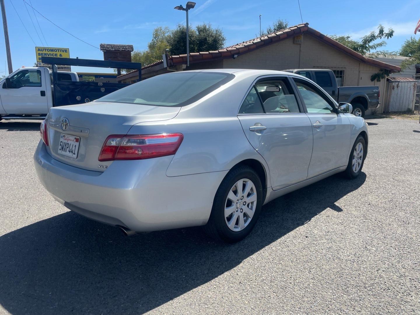 2007 Titanium Metallic Toyota Camry XLE (4T1BE46K27U) with an 2.4L 2.4L I4 158hp 161ft. lbs. Other engine, 5-Speed Automatic transmission, located at 800 Riverside Ave, Roseville, CA, 95678, (916) 773-4549, 38.732265, -121.291039- Photo#4