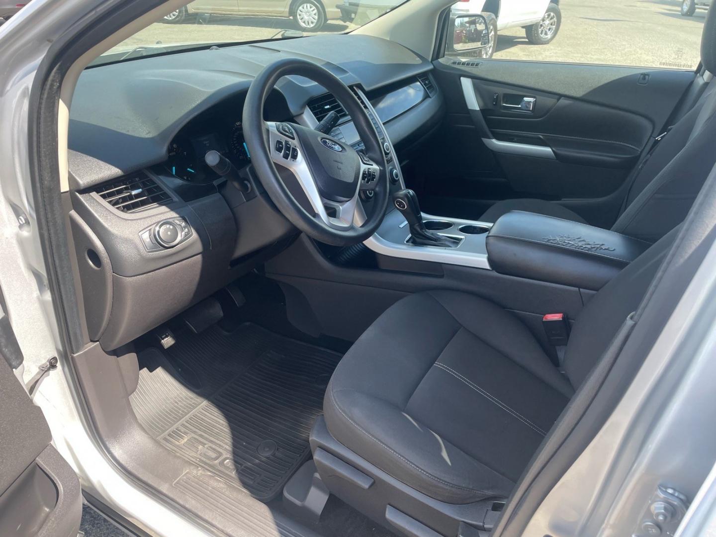 2014 Ingot Silver Metallic Ford Edge SE (2FMDK3GC1EB) with an 3.5L 3.5L V6 285hp 253ft. lbs. Sequential Multiport Fuel Injection engine, 6-Speed Shiftable Automatic transmission, located at 800 Riverside Ave, Roseville, CA, 95678, (916) 773-4549, 38.732265, -121.291039- Photo#11