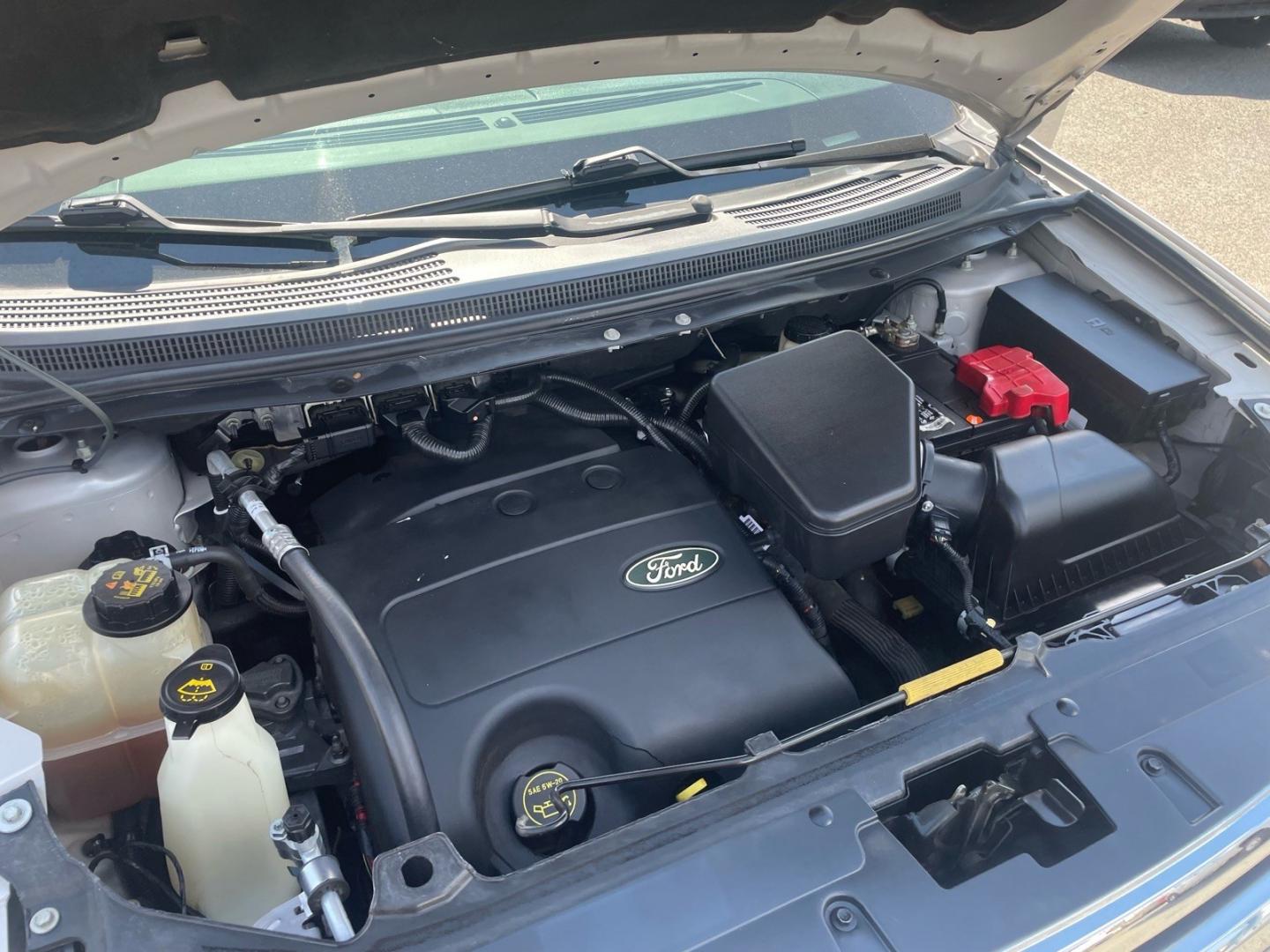 2014 Ingot Silver Metallic Ford Edge SE (2FMDK3GC1EB) with an 3.5L 3.5L V6 285hp 253ft. lbs. Sequential Multiport Fuel Injection engine, 6-Speed Shiftable Automatic transmission, located at 800 Riverside Ave, Roseville, CA, 95678, (916) 773-4549, 38.732265, -121.291039- Photo#15