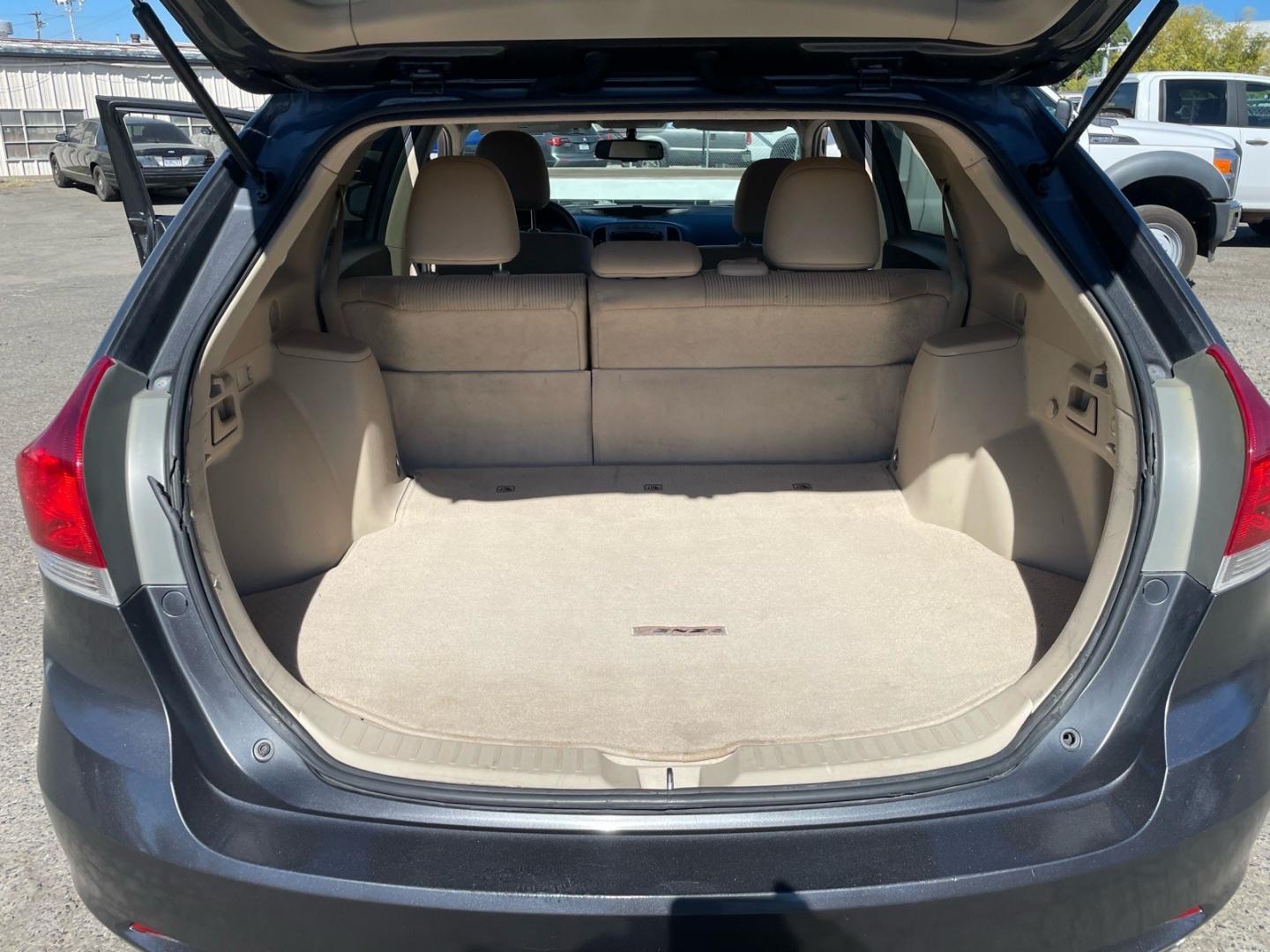 2012 Magnetic Gray Metallic Toyota Venza LE (4T3BA3BB2CU) with an 2.7L 2.7L I4 182hp 182ft. lbs. Other engine, 6-Speed Shiftable Automatic transmission, located at 800 Riverside Ave, Roseville, CA, 95678, (916) 773-4549, 38.732265, -121.291039- Photo#12