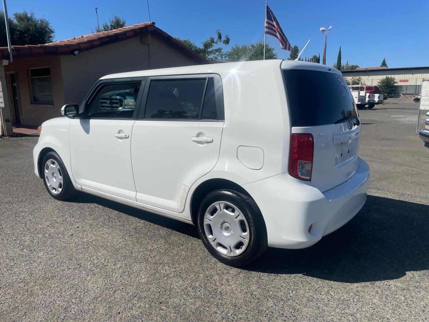 2012 Super White Scion xB Base (JTLZE4FE3CJ) with an 2.4L 2.4L I4 158hp 162ft. lbs. Sequential Electronic Fuel Injection engine, 4-Speed Automatic transmission, located at 800 Riverside Ave, Roseville, CA, 95678, (916) 773-4549, 38.732265, -121.291039- Photo#2