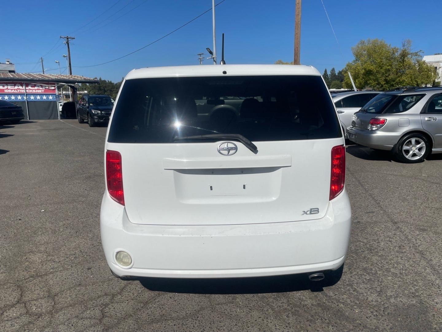 2008 Super White Scion xB Base (JTLKE50E081) with an 2.4L 2.4L I4 158hp 162ft. lbs. Sequential Electronic Fuel Injection engine, 4-Speed Automatic transmission, located at 800 Riverside Ave, Roseville, CA, 95678, (916) 773-4549, 38.732265, -121.291039 - CLEAN CARFAX- Photo#7