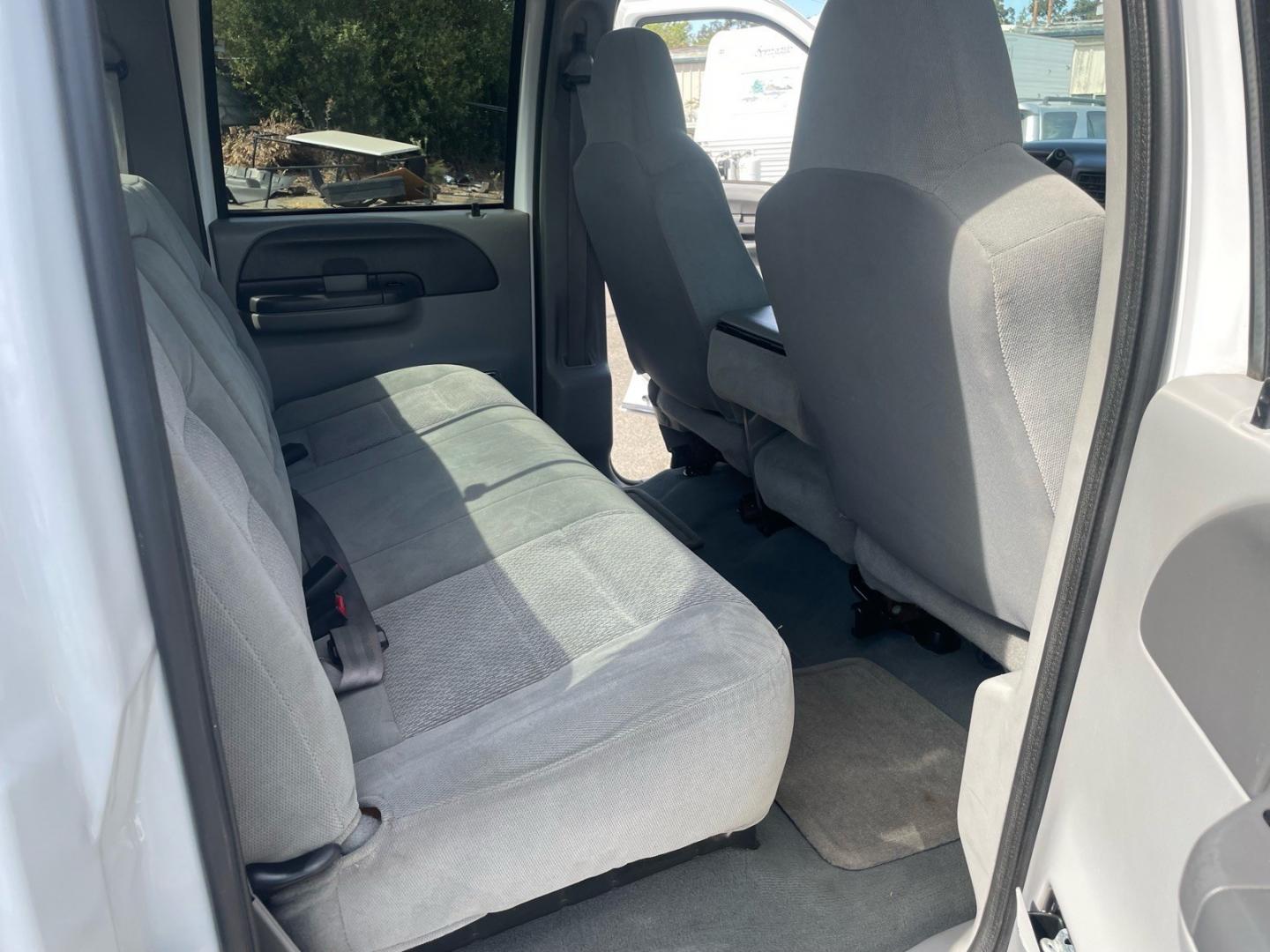2003 Oxford White Ford F-250 Super Duty XLT (1FTNW21P63E) with an Power Stroke 6.0L Diesel Turbo V8 325hp 560ft. lbs. Other engine, 5-Speed Automatic transmission, located at 800 Riverside Ave, Roseville, CA, 95678, (916) 773-4549, 38.732265, -121.291039 - DIESEL CREW CAB 4X4 FX4 XLT SERVICE RECORDS ON CLEAN CARFAX- Photo#12