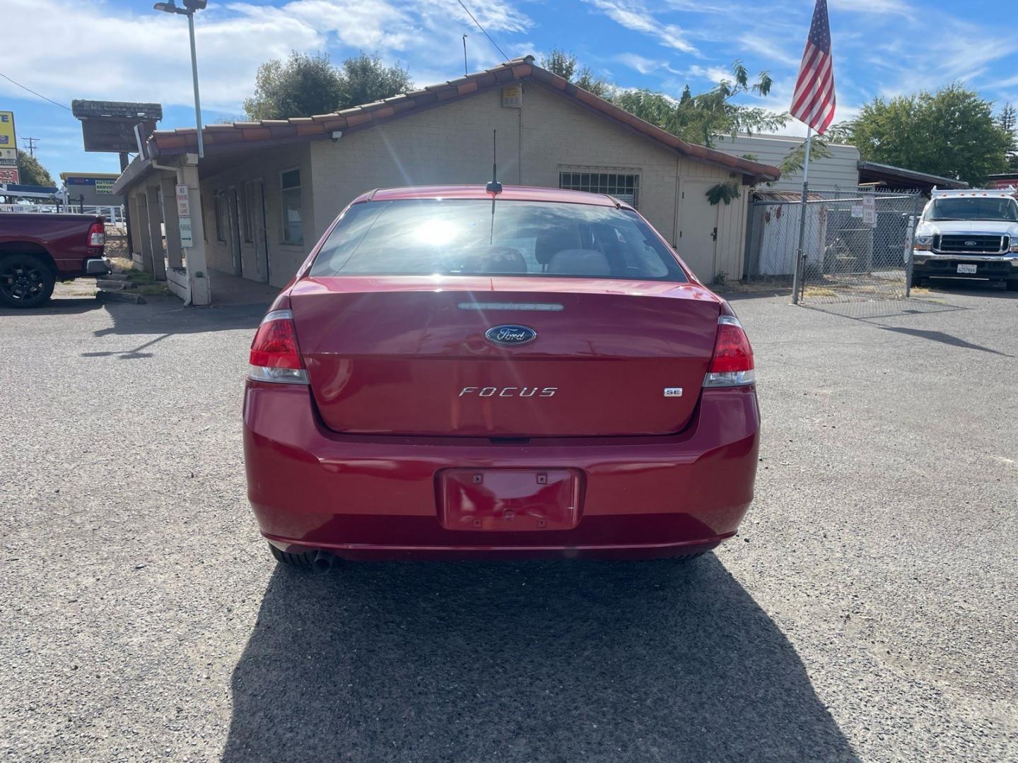 2010 Sangria Red Metallic Ford Focus SE (1FAHP3FN5AW) with an 2.0L 2.0L I4 140hp 136ft. lbs. Sequential Multiport Fuel Injection engine, 4-Speed Automatic transmission, located at 800 Riverside Ave, Roseville, CA, 95678, (916) 773-4549, 38.732265, -121.291039 - SE NEW TIRES CLEAN CARFAX- Photo#7