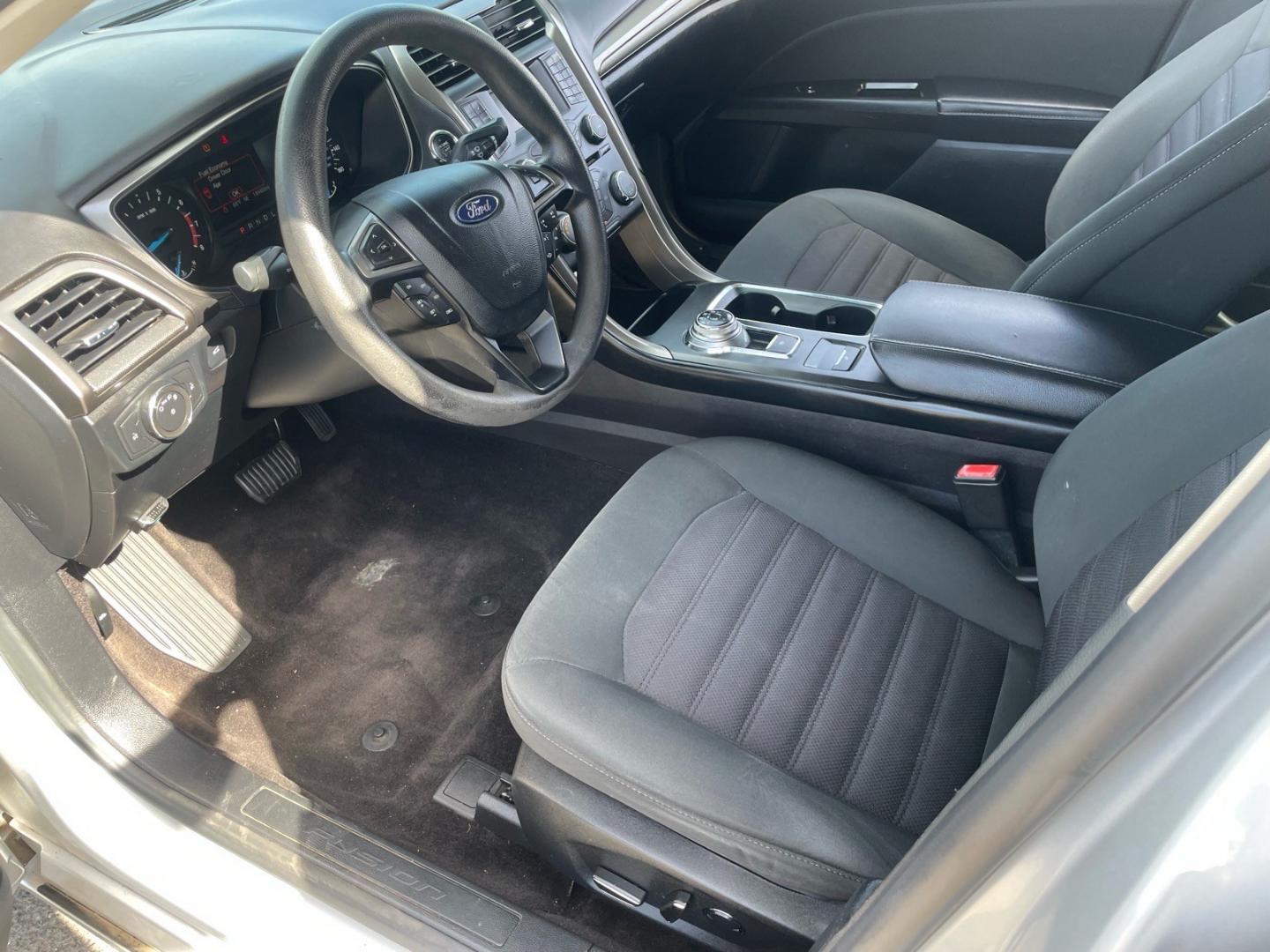 2017 Ingot Silver Ford Fusion SE (3FA6P0H75HR) with an 2.5L 2.5L I4 175hp 175ft. lbs. Sequential Multiport Fuel Injection engine, 6-Speed Automatic transmission, located at 800 Riverside Ave, Roseville, CA, 95678, (916) 773-4549, 38.732265, -121.291039 - SE NEW TIRES- Photo#9