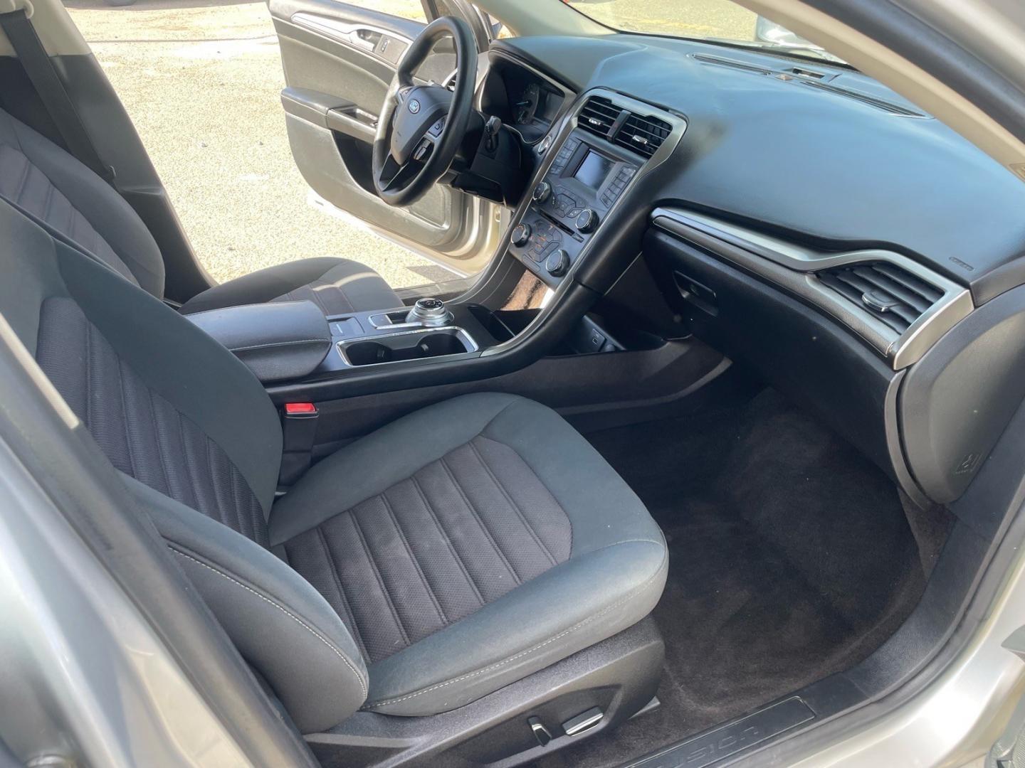 2017 Ingot Silver Ford Fusion SE (3FA6P0H75HR) with an 2.5L 2.5L I4 175hp 175ft. lbs. Sequential Multiport Fuel Injection engine, 6-Speed Automatic transmission, located at 800 Riverside Ave, Roseville, CA, 95678, (916) 773-4549, 38.732265, -121.291039 - SE NEW TIRES- Photo#11
